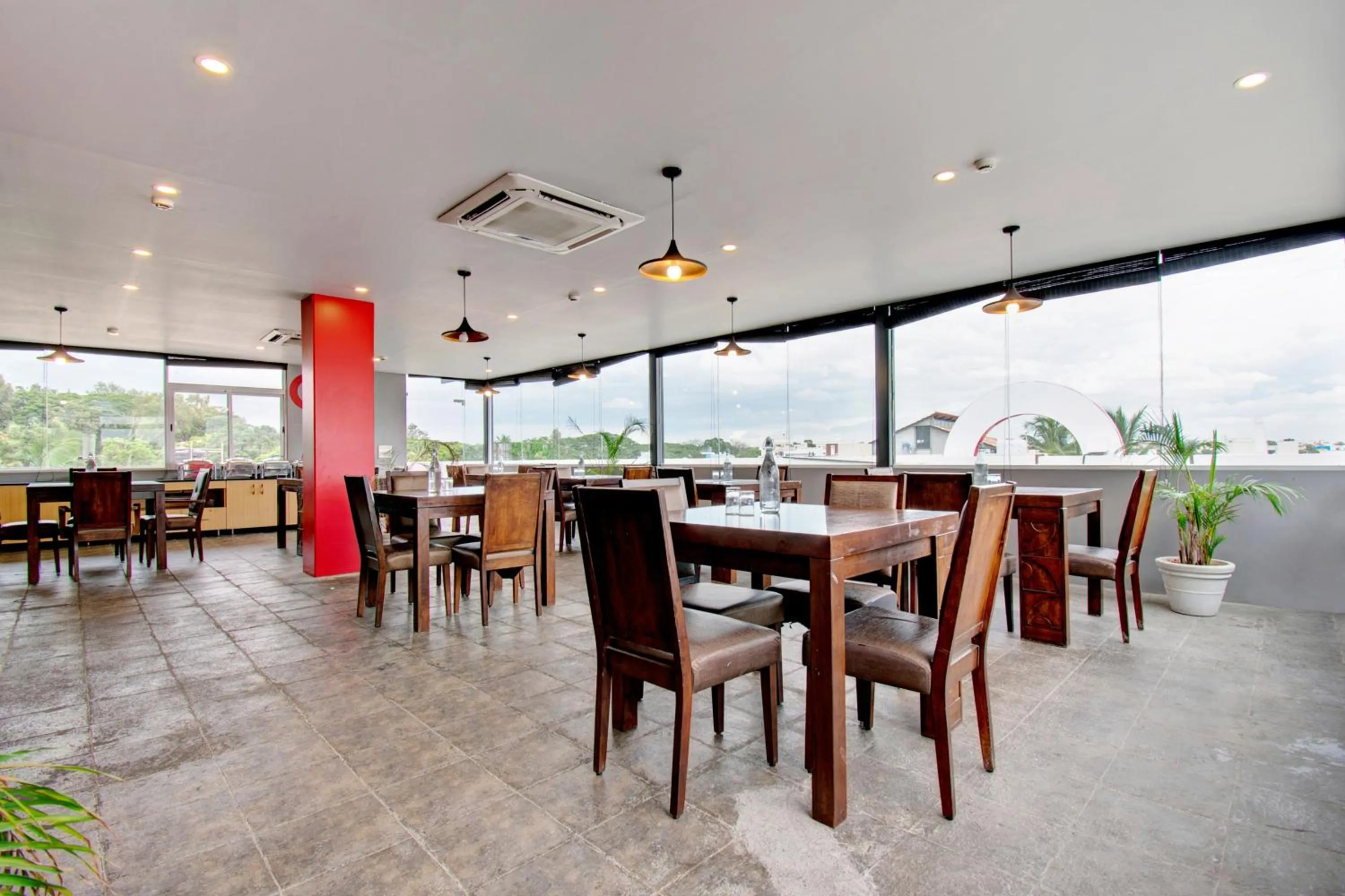 Restaurant/places to eat in Super Townhouse Ulsoor