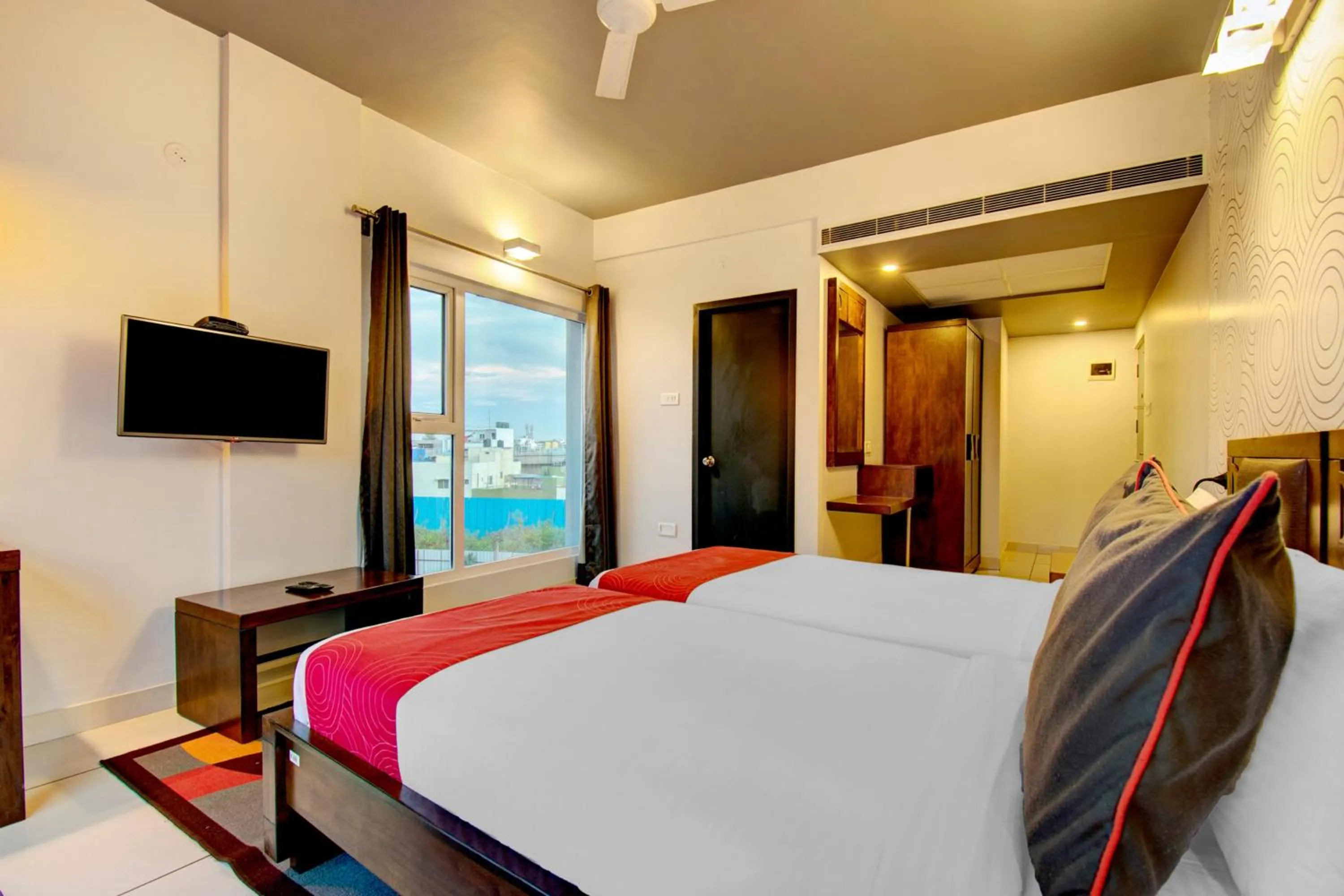 Bedroom, Bed in Super Townhouse Ulsoor