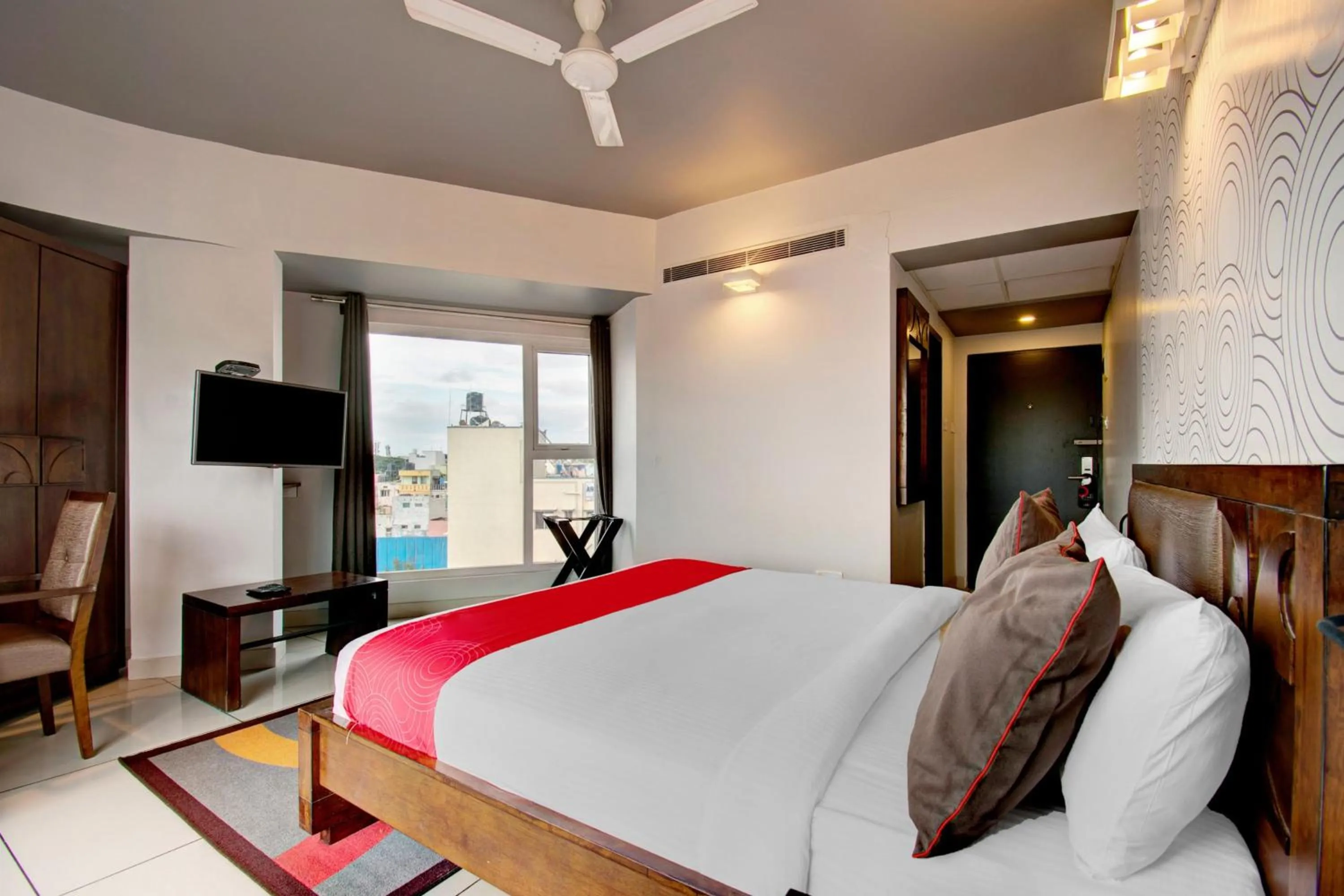 Bedroom, Bed in Super Townhouse Ulsoor