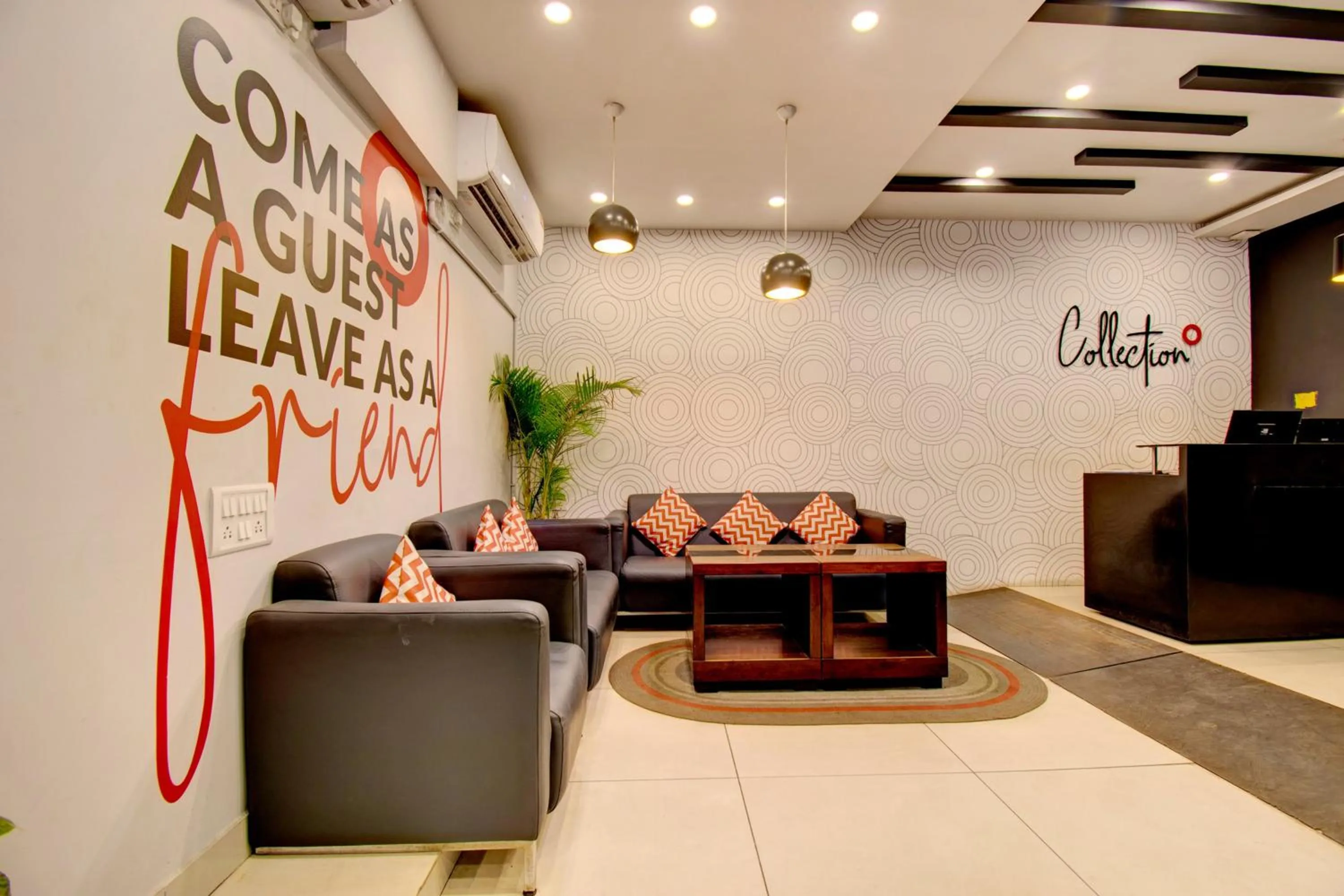 Lobby or reception in Super Townhouse Ulsoor