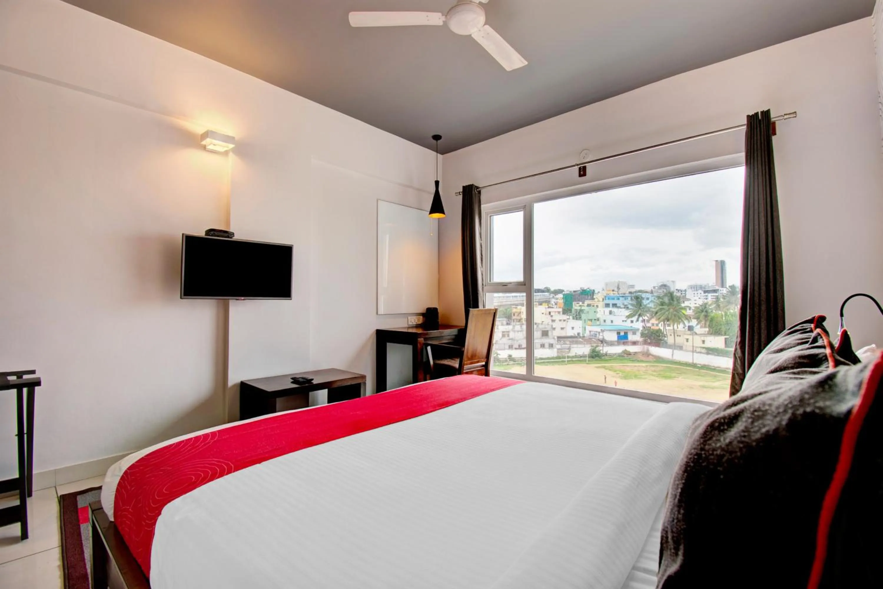 Bedroom, Bed in Super Townhouse Ulsoor