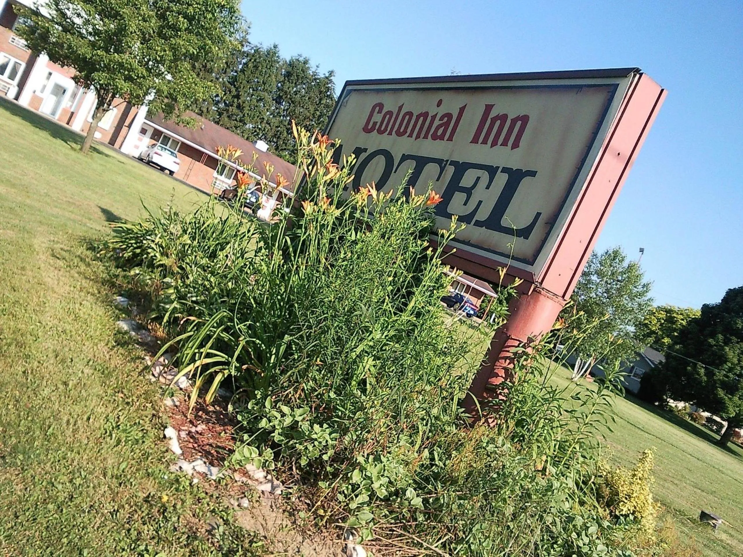 Colonial Inn Mercer-Grove City