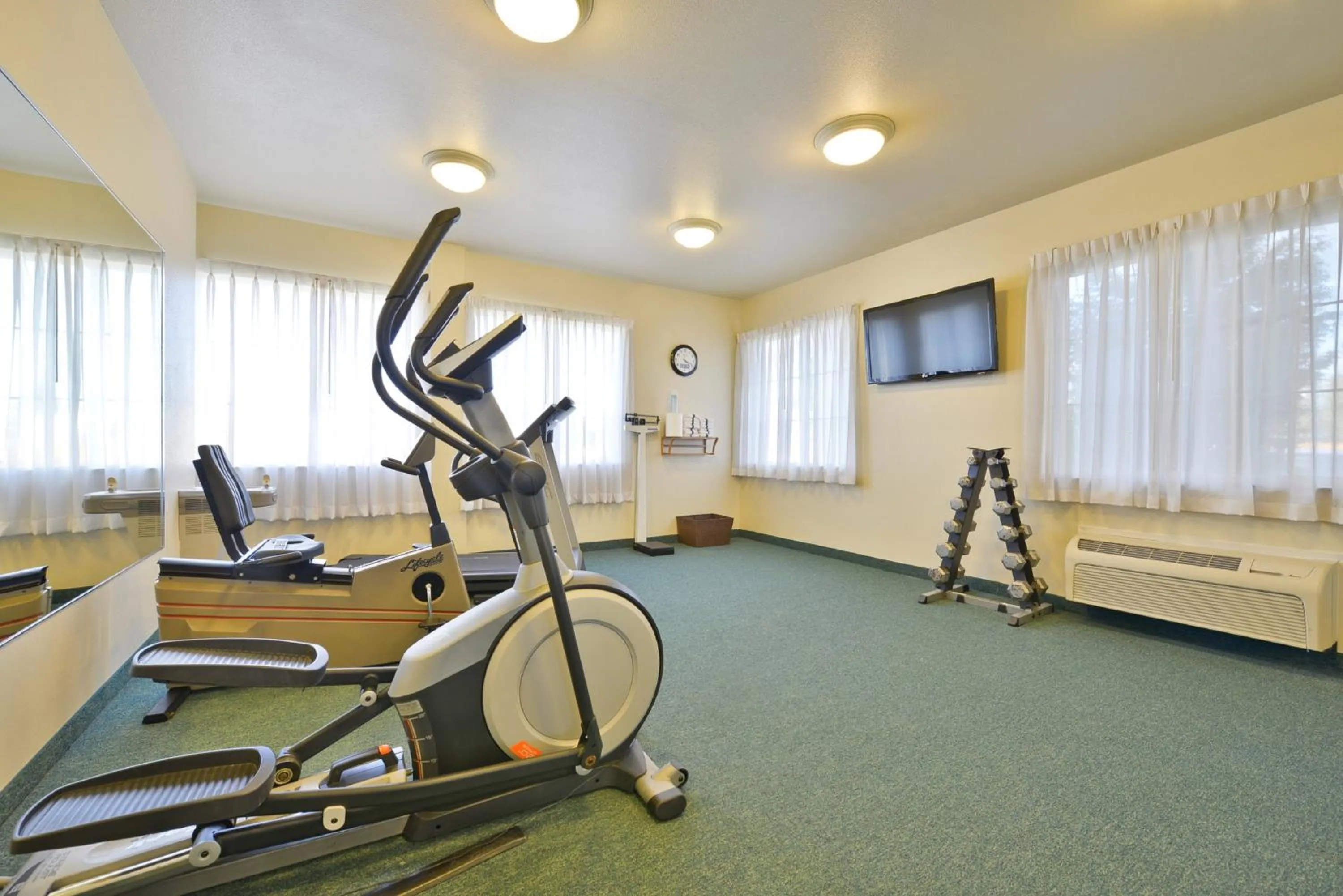Spa and wellness centre/facilities in Holiday Inn Express & Suites Tacoma South - Lakewood by IHG