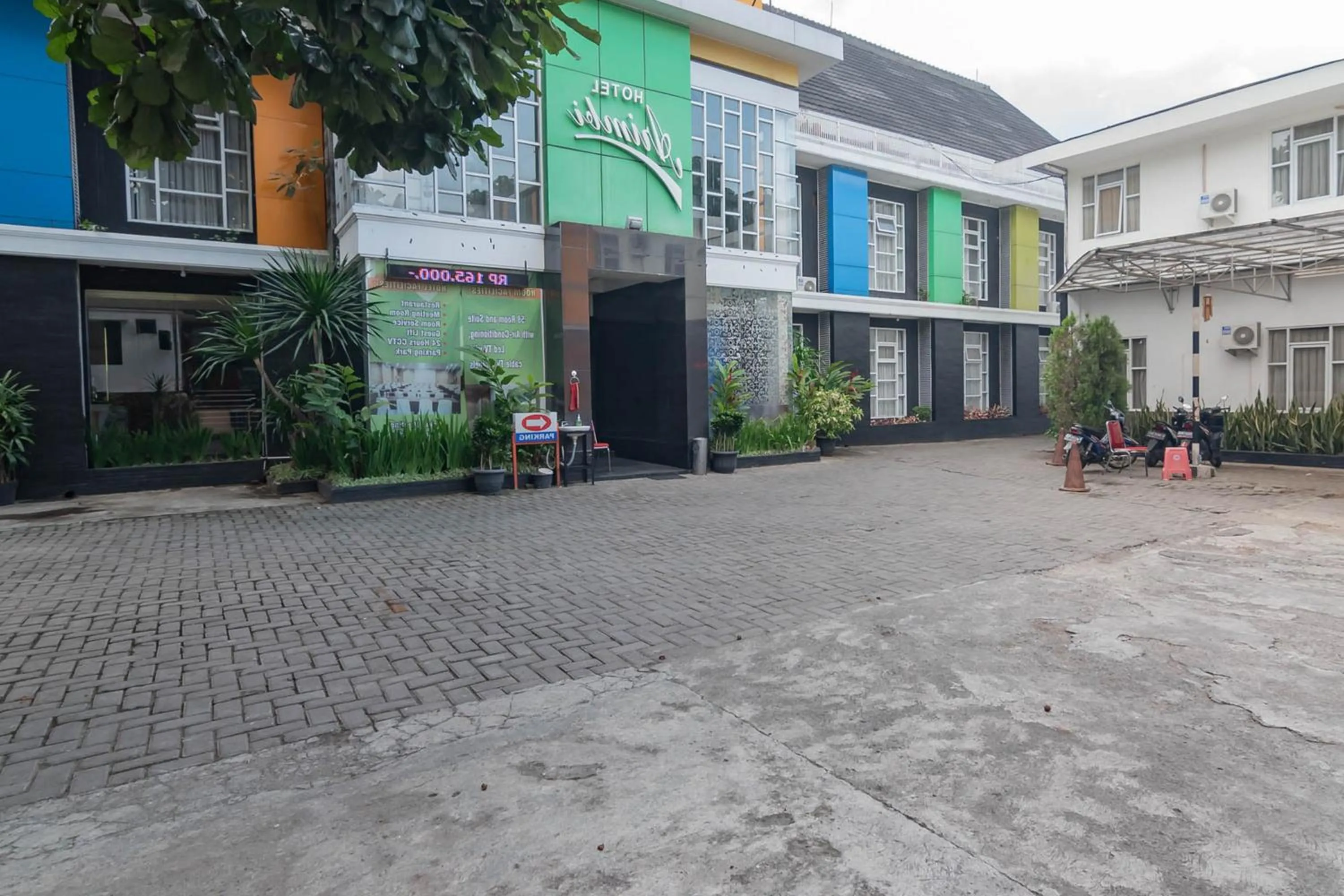 RedDoorz At Hotel Arimbi Dewi Sartika Baru