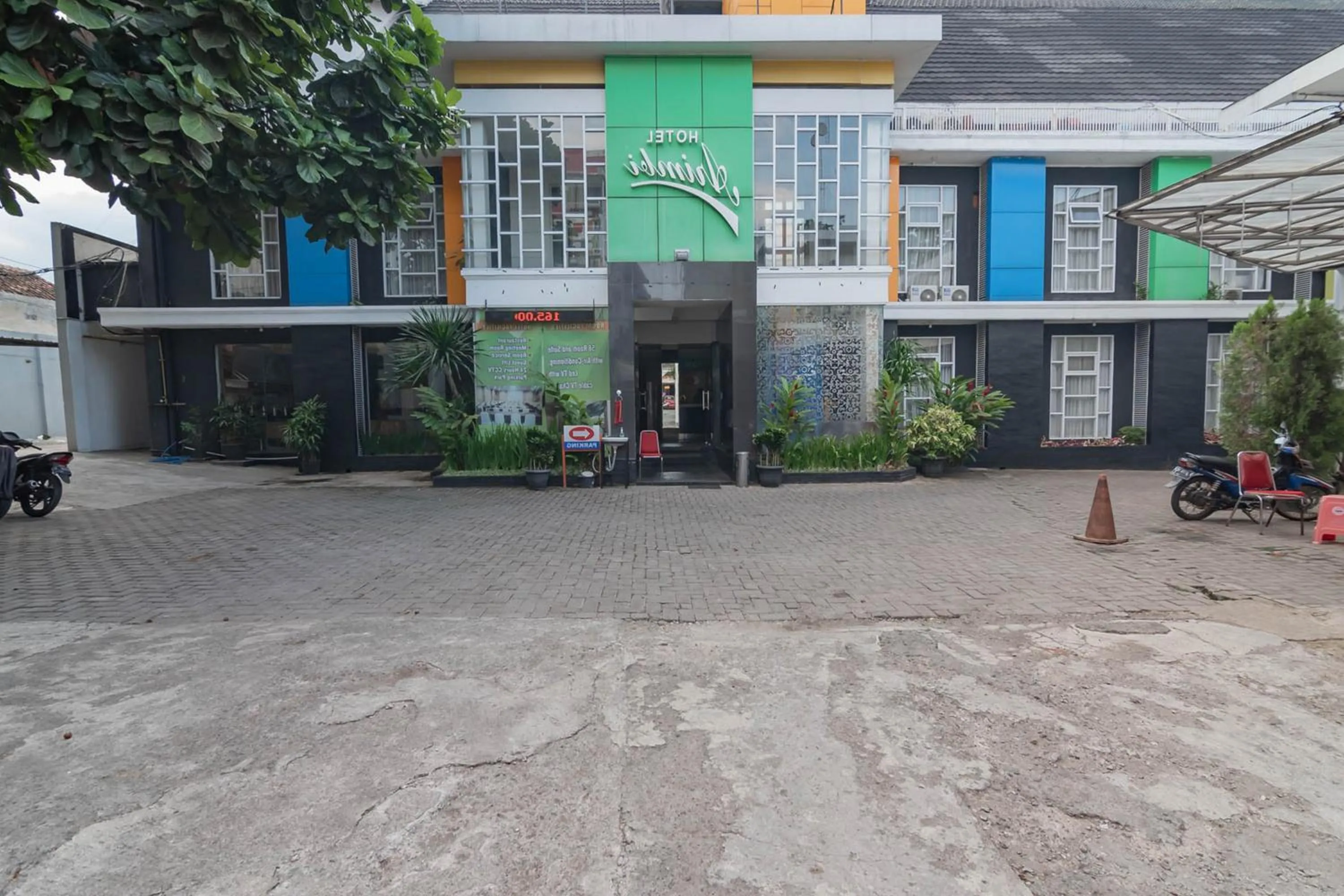 RedDoorz At Hotel Arimbi Dewi Sartika Baru