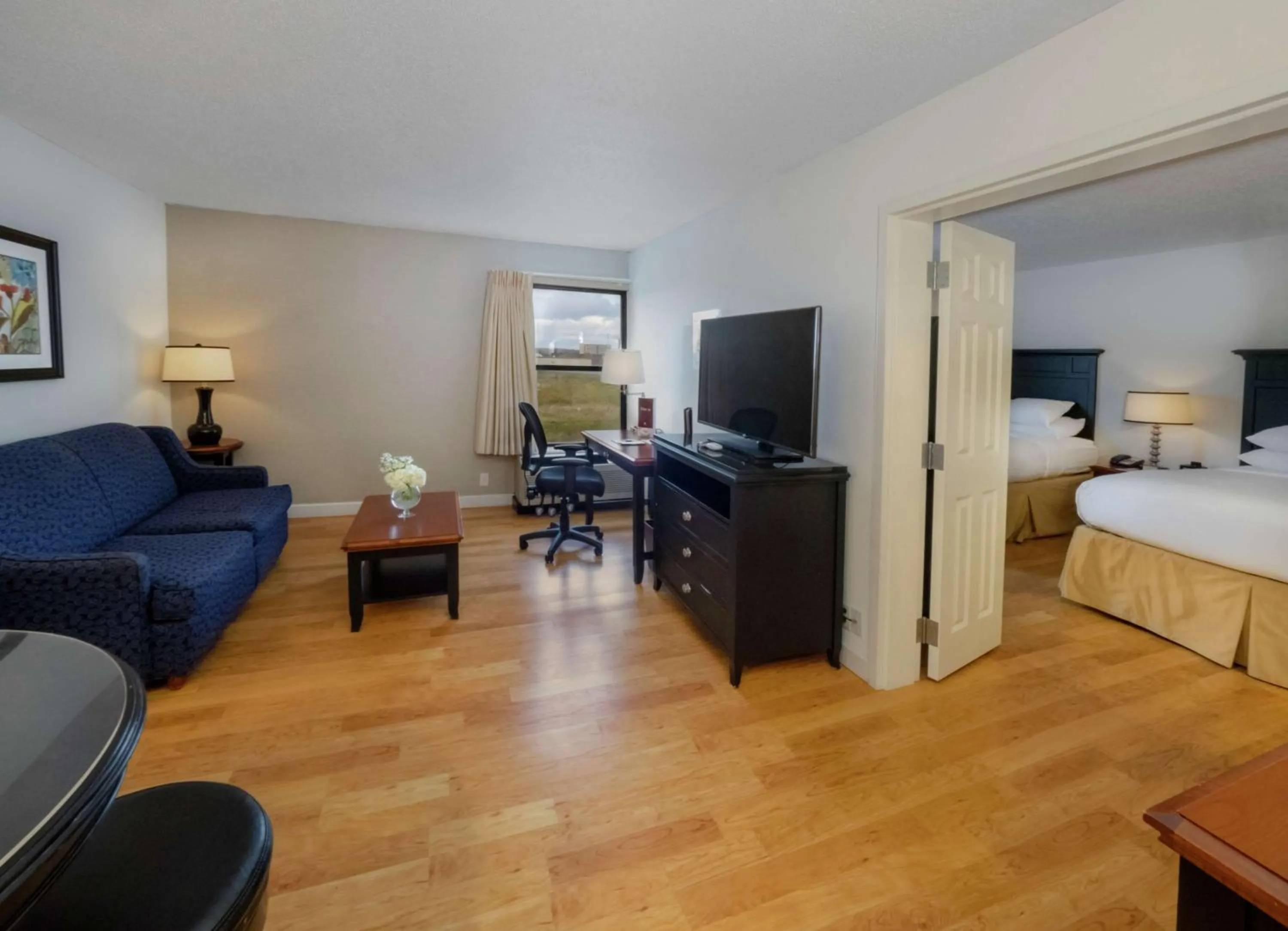 Bedroom, Bed in DoubleTree by Hilton Buffalo-Amherst