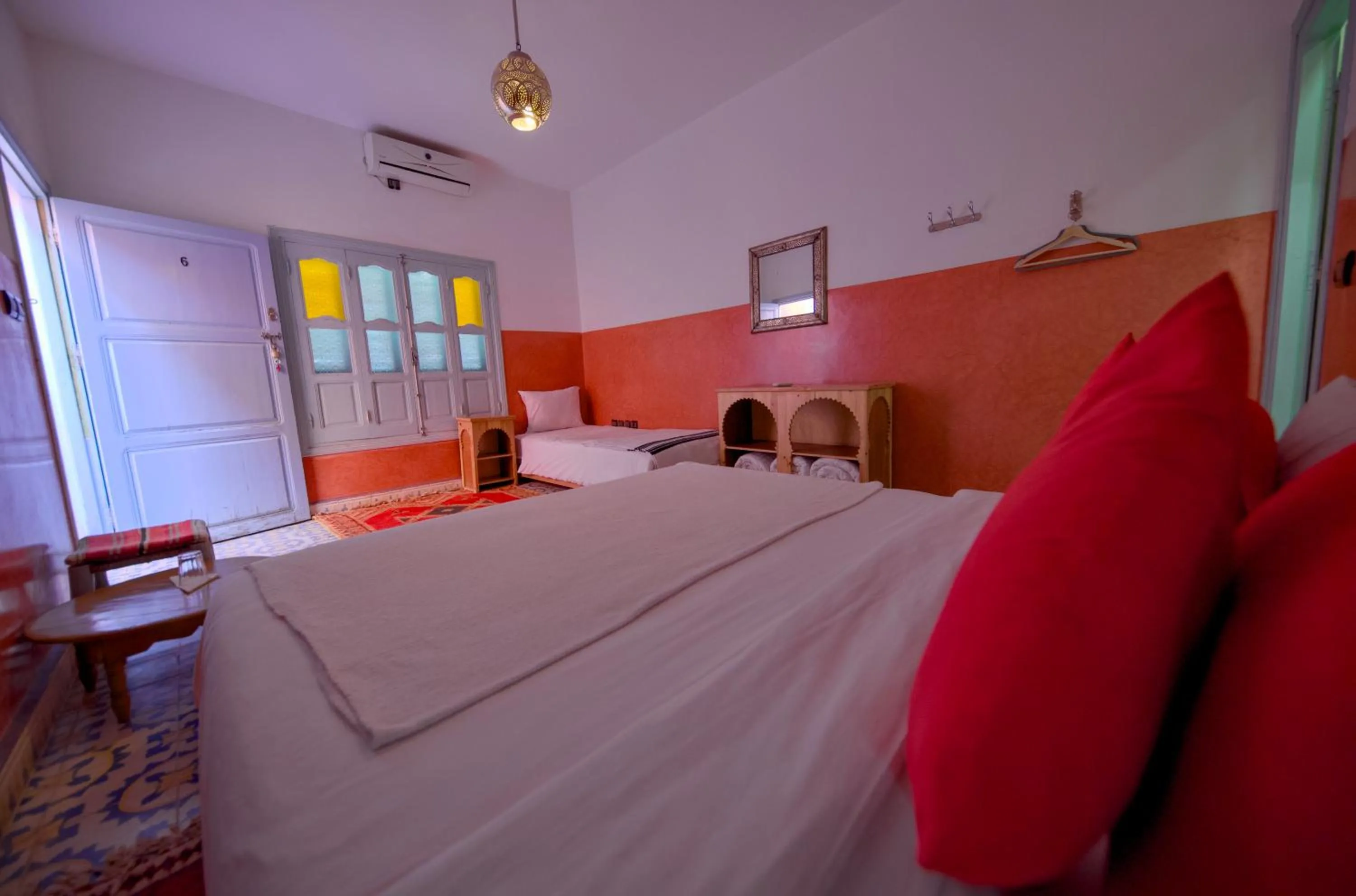 Bed in Maison d'hôtes Dar Farhana