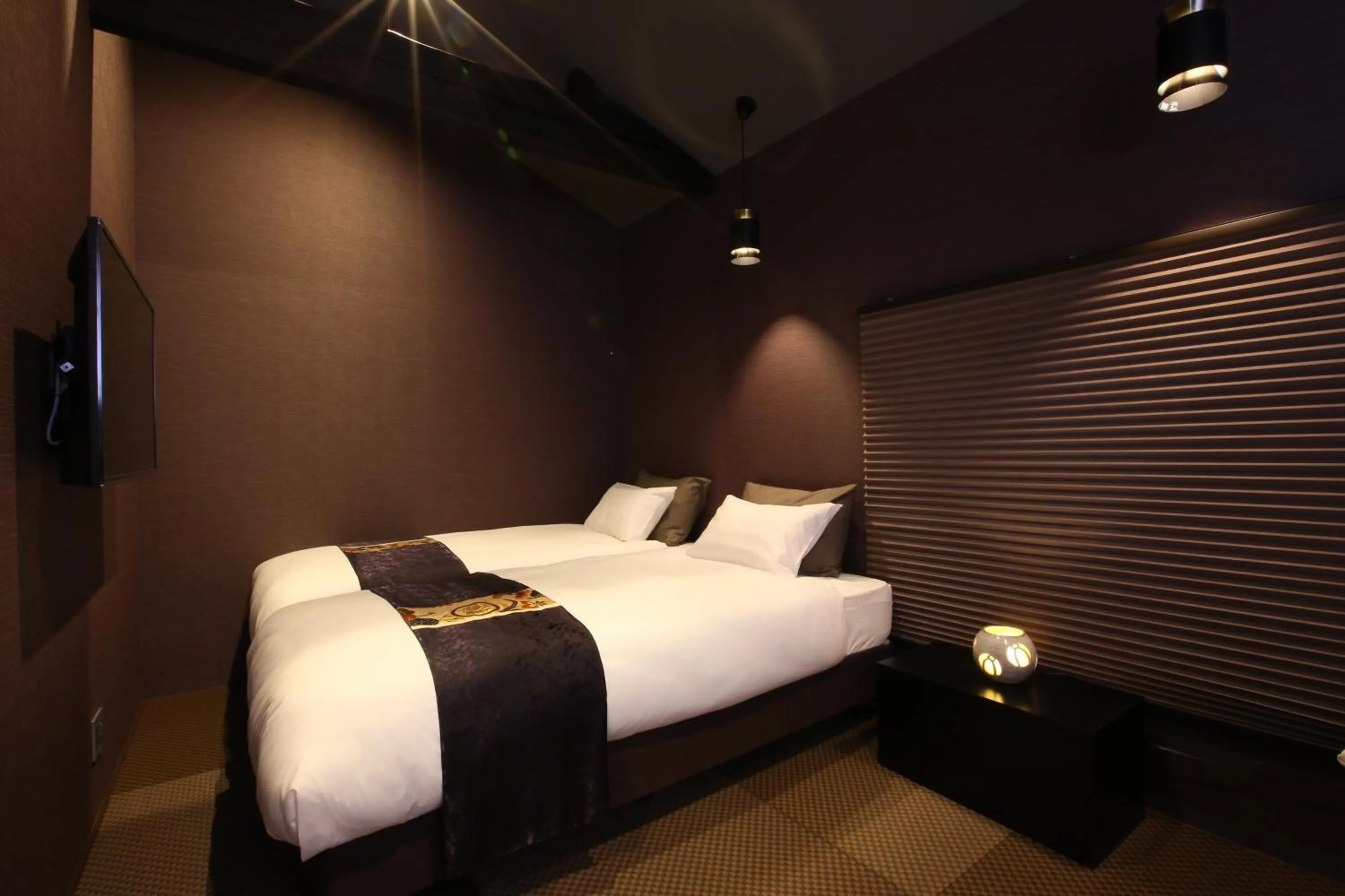 Bedroom, Bed in Hosta Toji Sakura