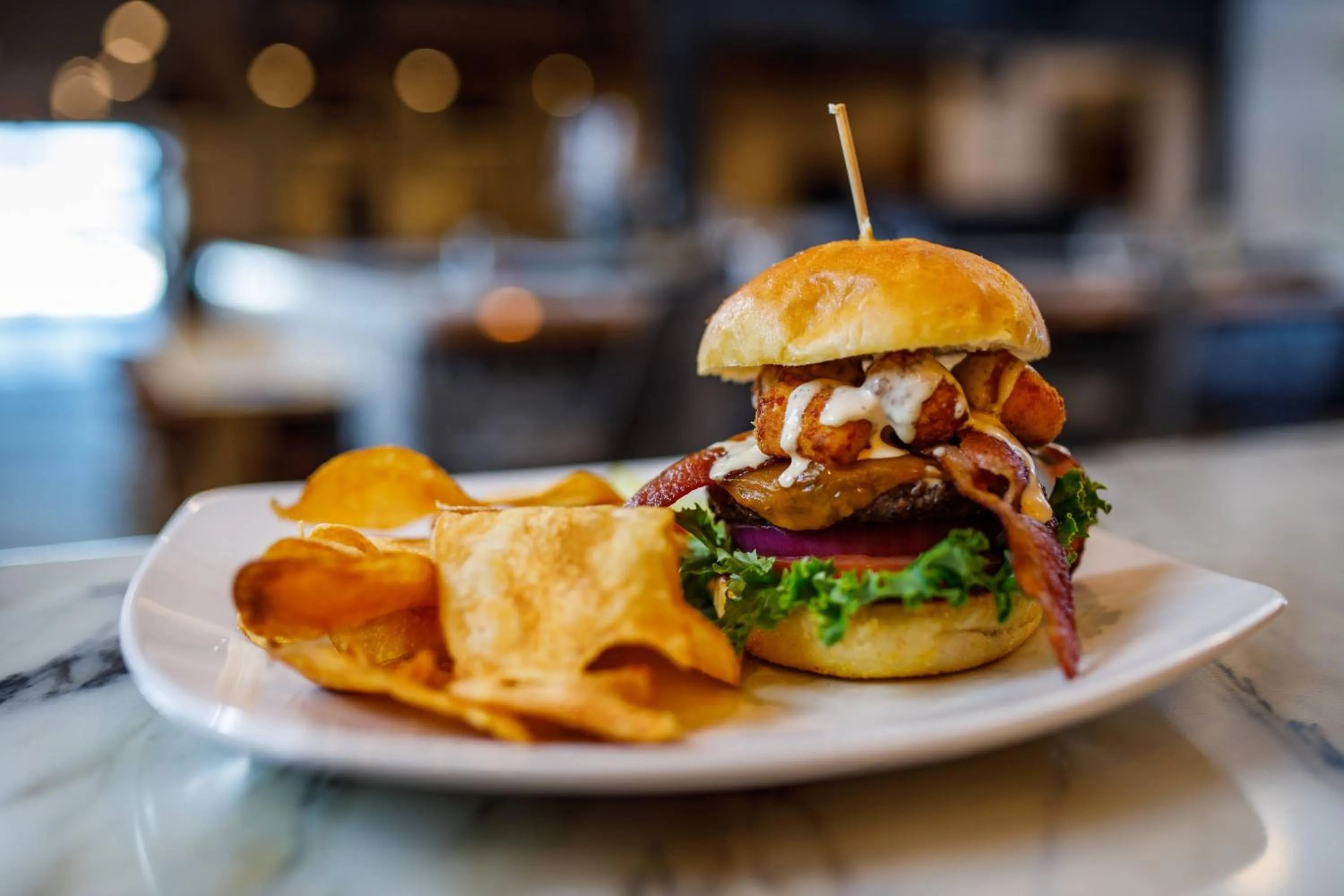 Lounge or bar in Delta Hotels by Marriott Green Bay