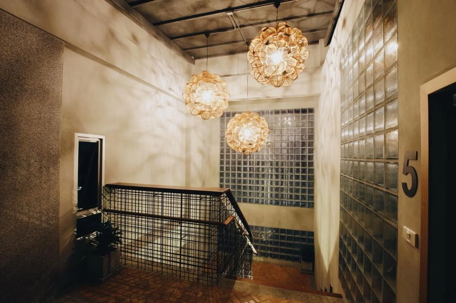 Property building in Laekhon Nonbai