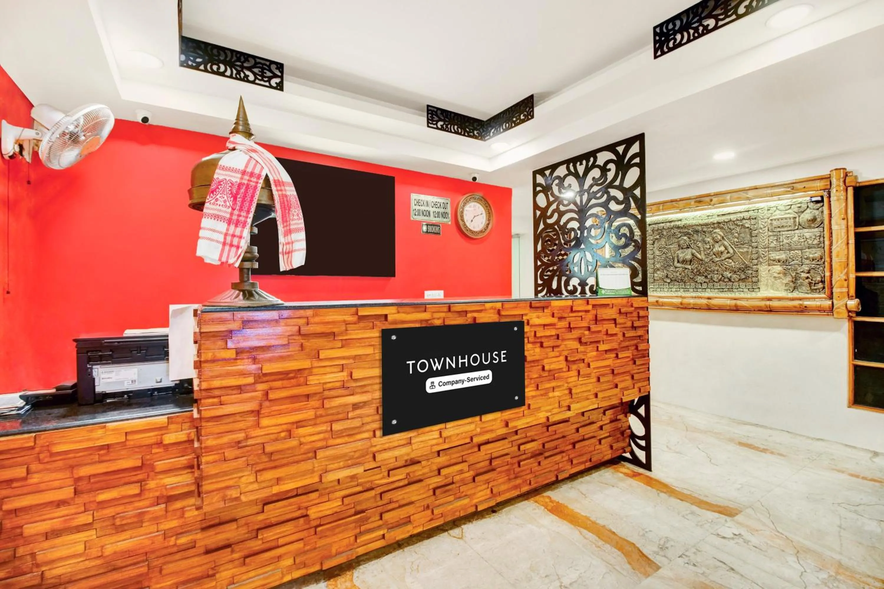 Super Townhouse Hatigaon Near Medicity Formerly Hotel Grand Majesty