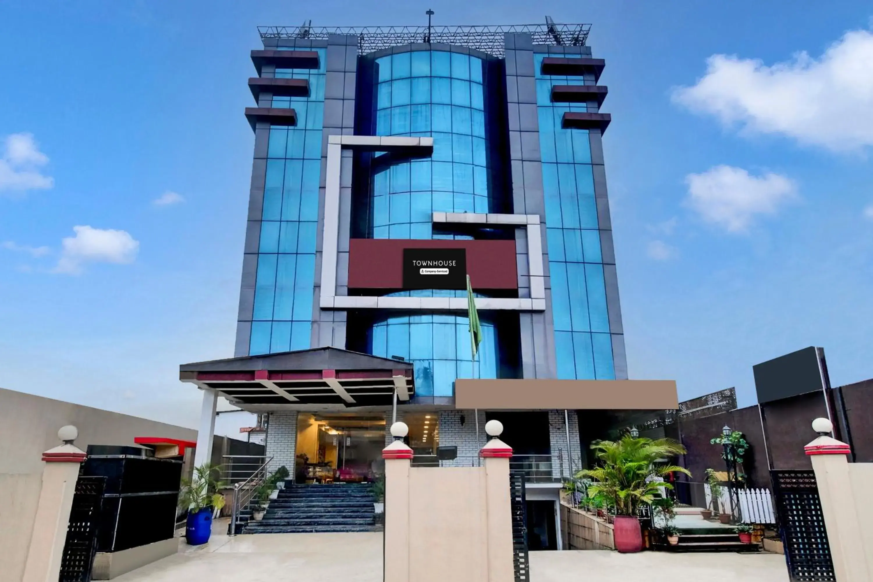 Super Townhouse Hatigaon Near Medicity Formerly Hotel Grand Majesty Super Townhouse Hatigaon Near Medicity Formerly Hotel Grand Majesty