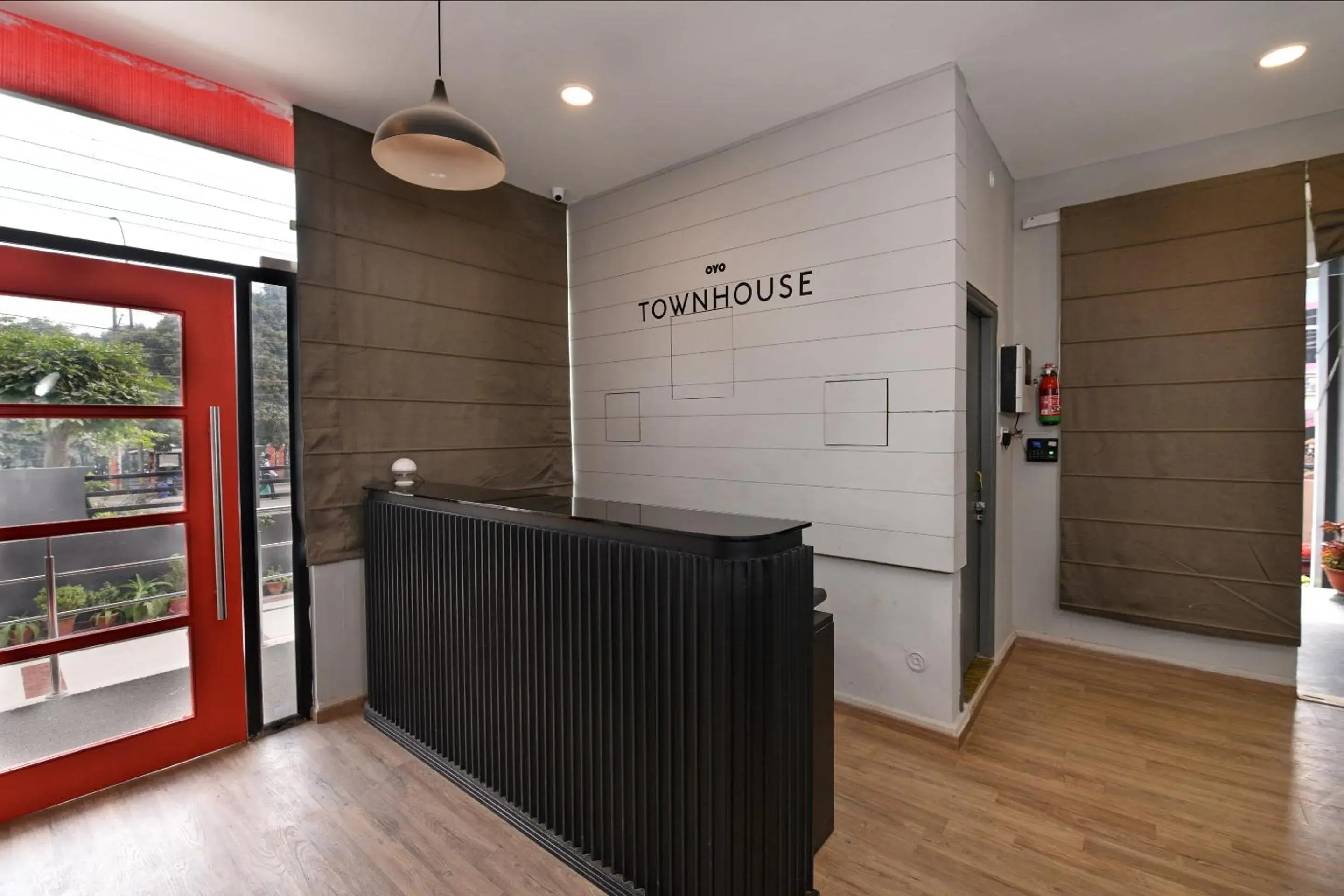 Super Townhouse Function Inn Near Chaudhary Charan Singh International Airport Super Townhouse Function Inn Near Chaudhary Charan Singh International Airport