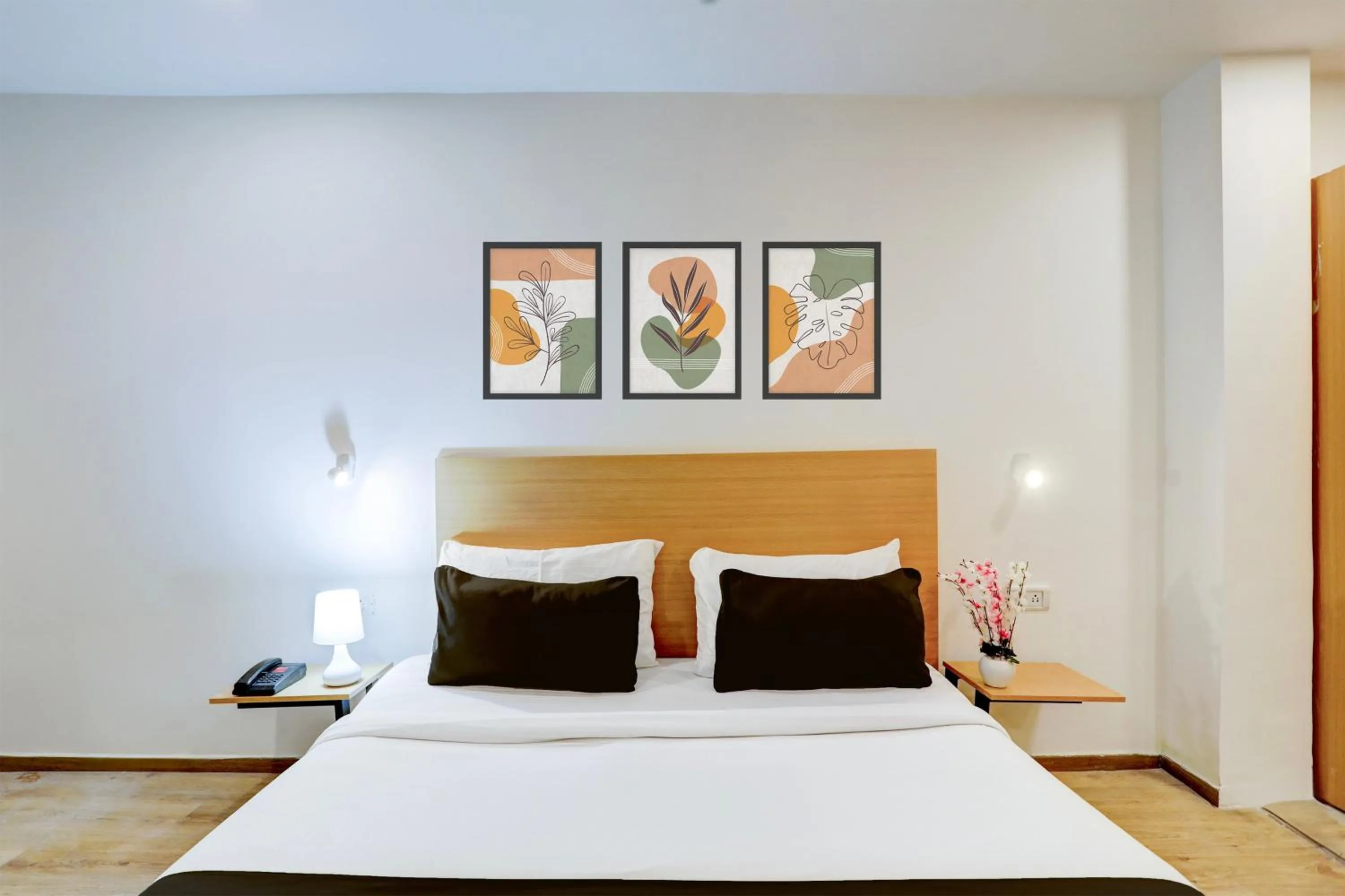 Bedroom, Bed in Super Townhouse Kalmana