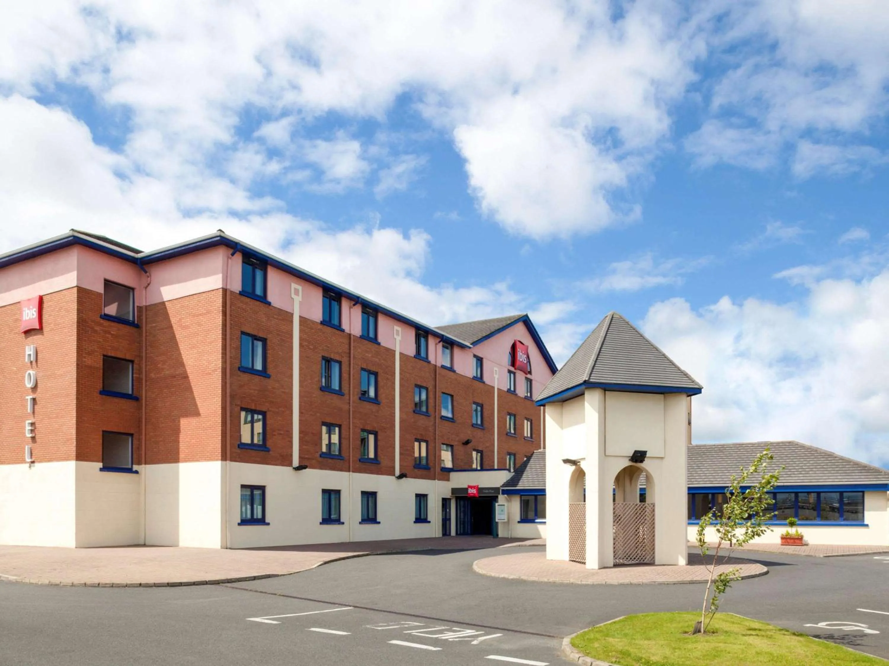 Property Building in Ibis Dublin Hotel