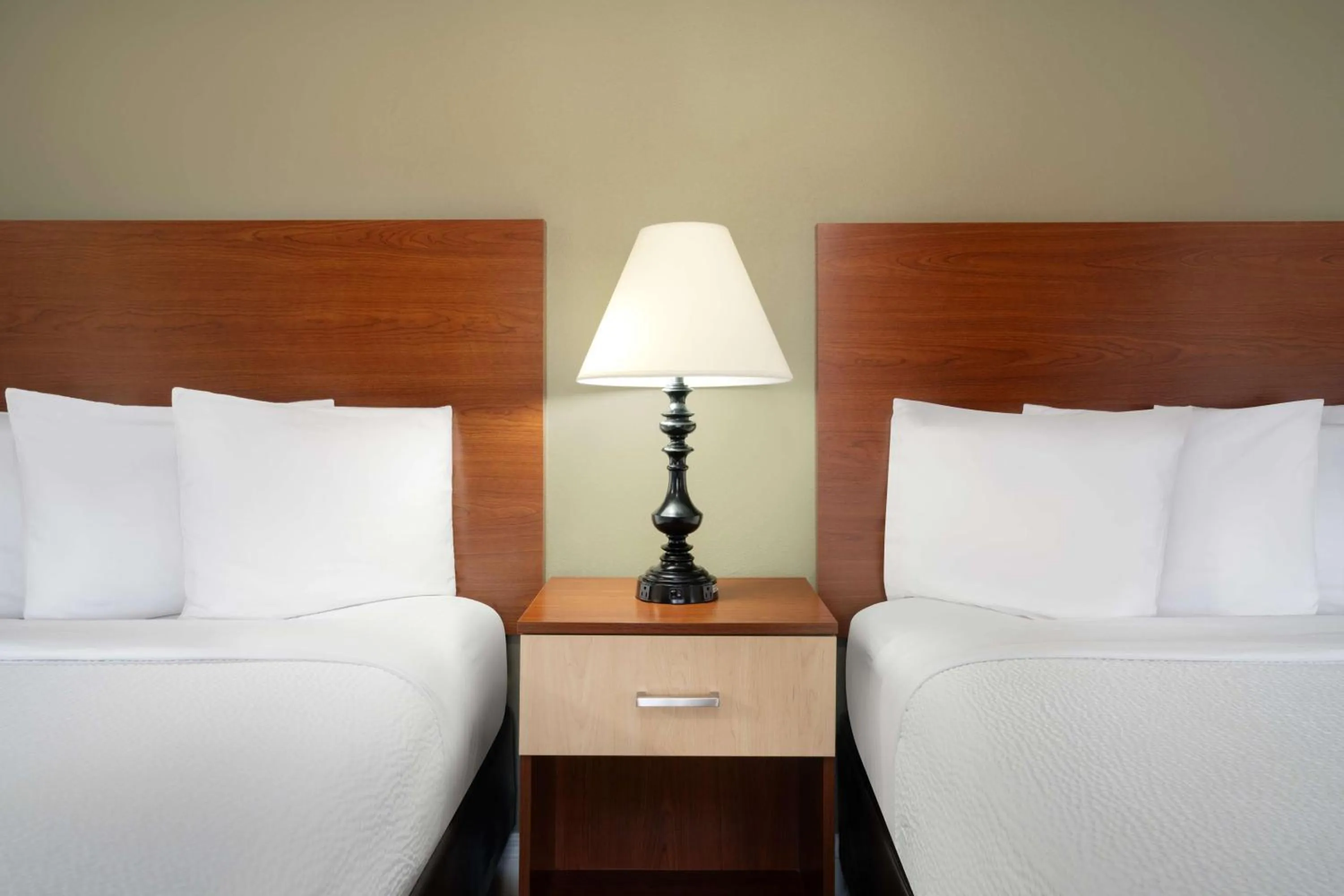 Photo of the whole room, Bed in Best Western Red Hills