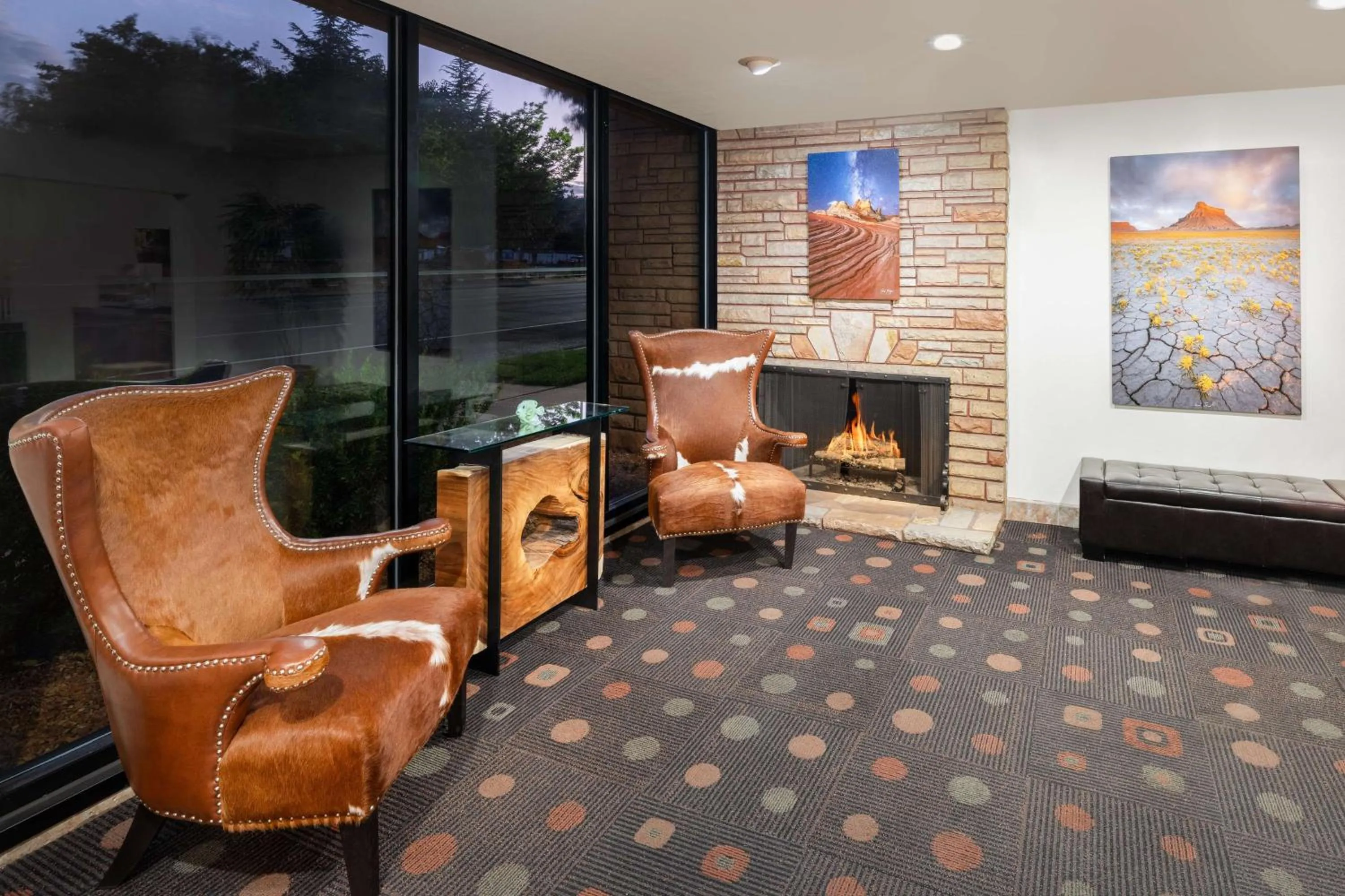 Lobby or reception in Best Western Red Hills