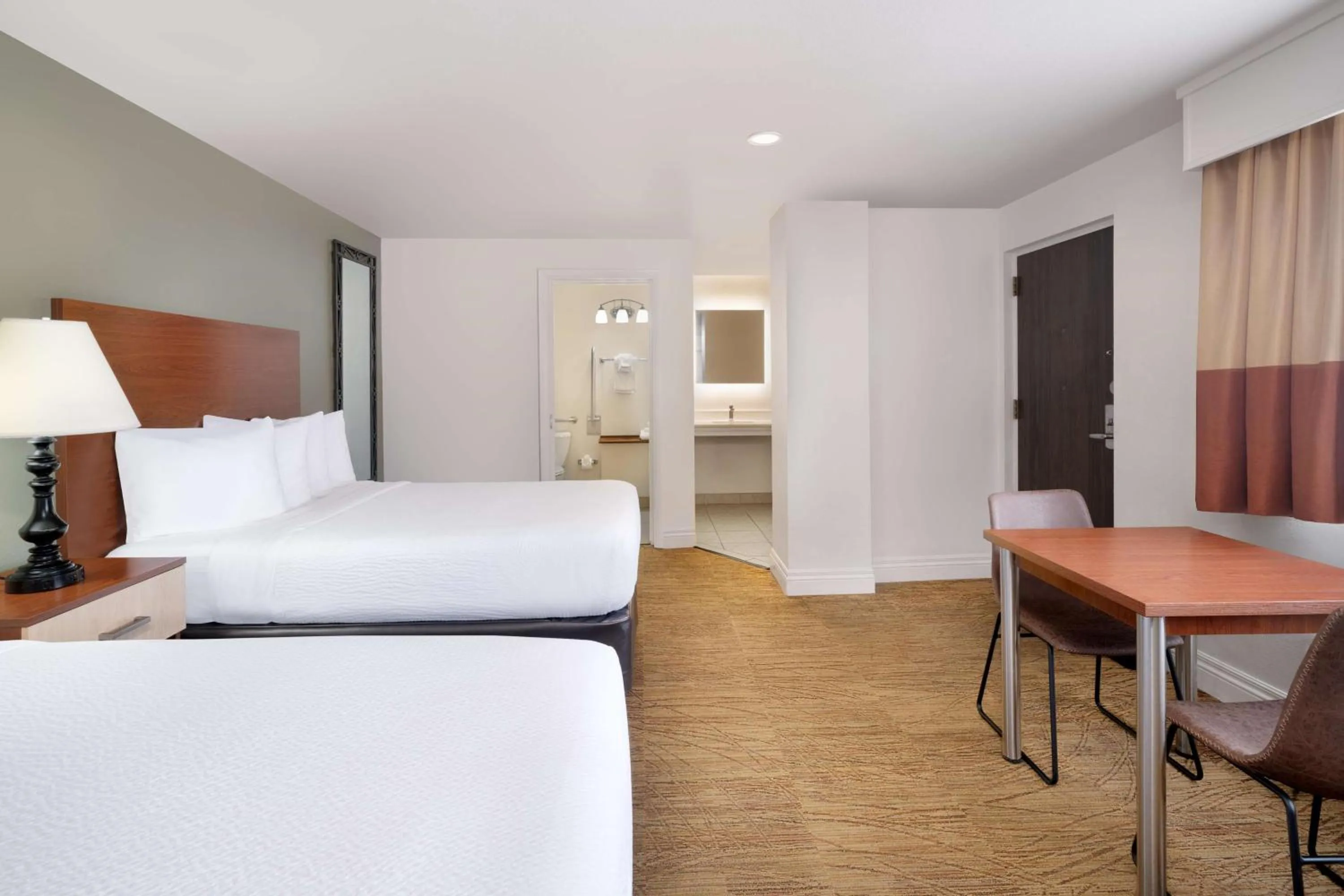 Bedroom, Bed in Best Western Red Hills