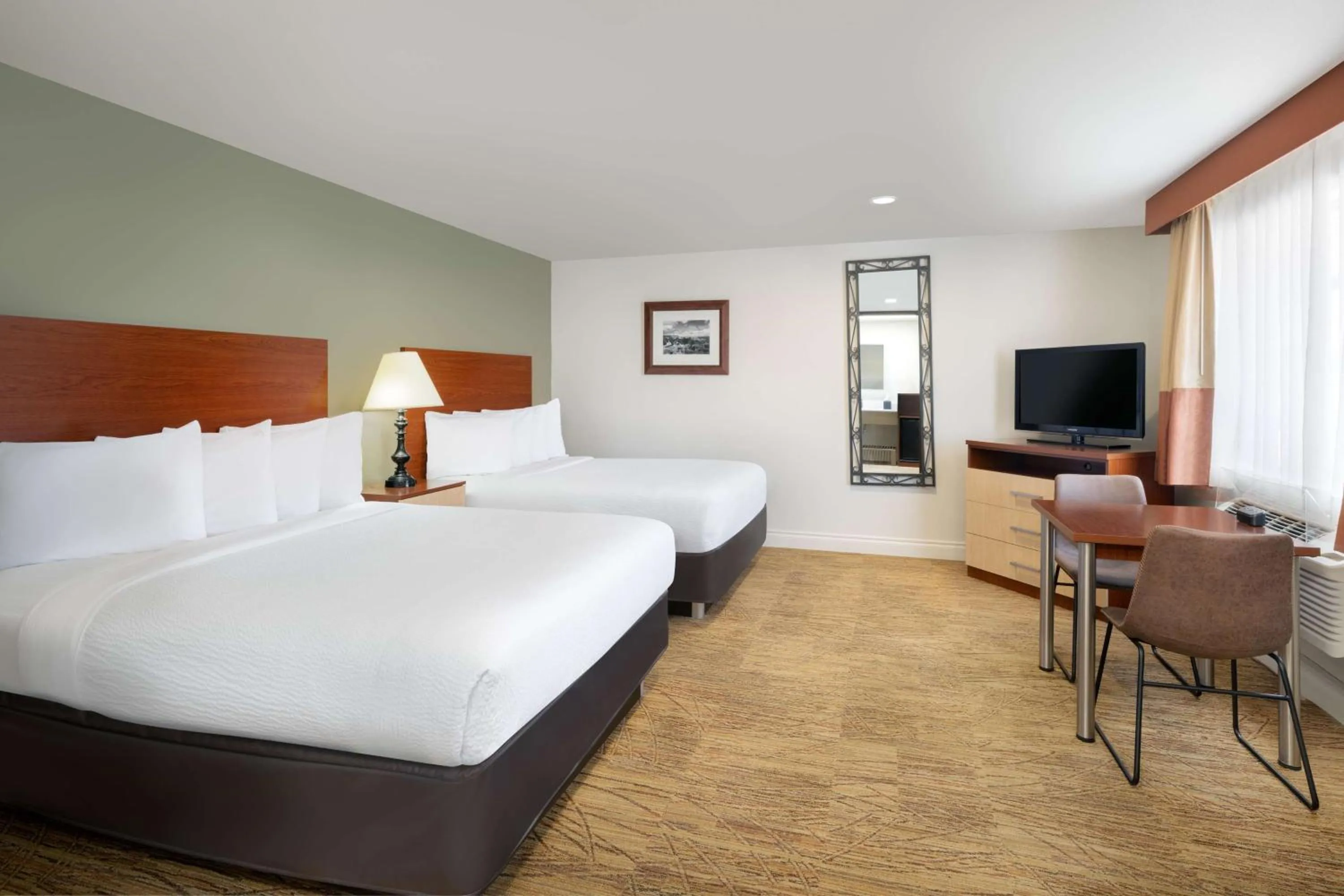 Bedroom, Bed in Best Western Red Hills