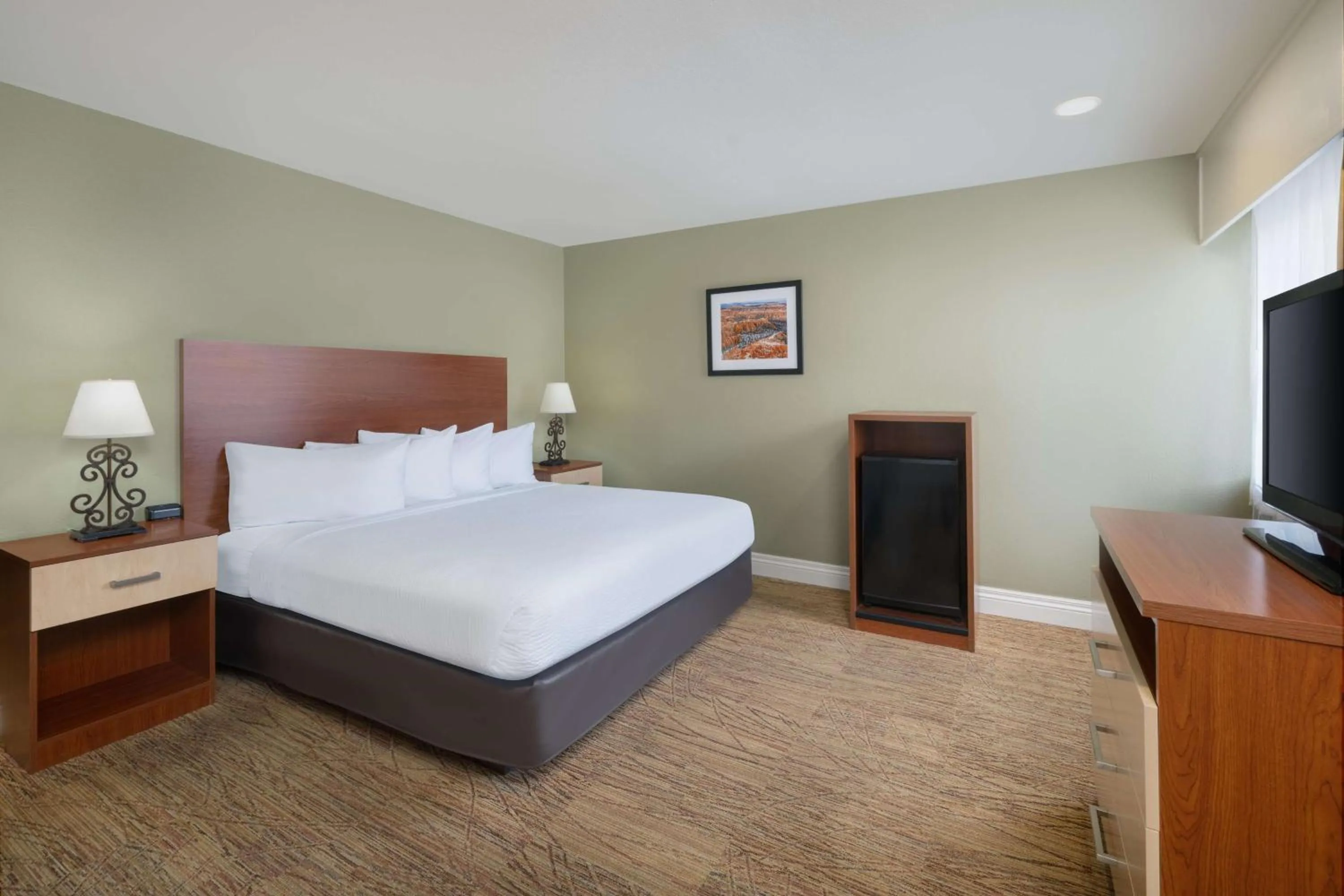 Bedroom, Bed in Best Western Red Hills