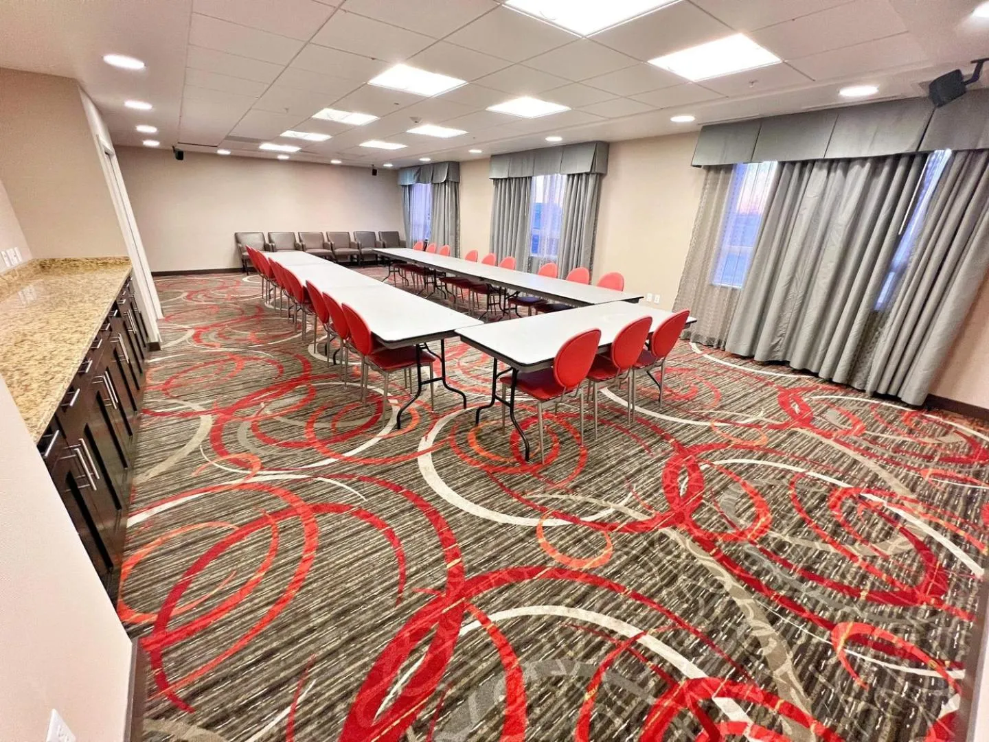 Meeting/conference room in Chateau Inn & Suites Bonnyville