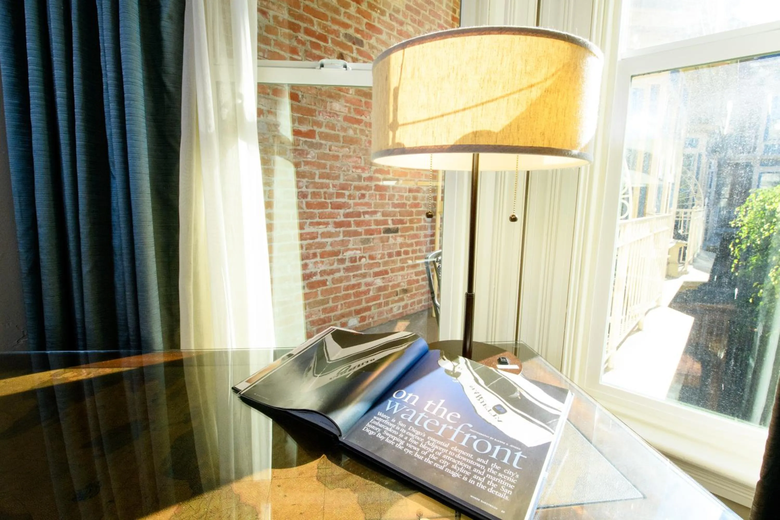 View (from property/room), Bed in Horton Grand Hotel