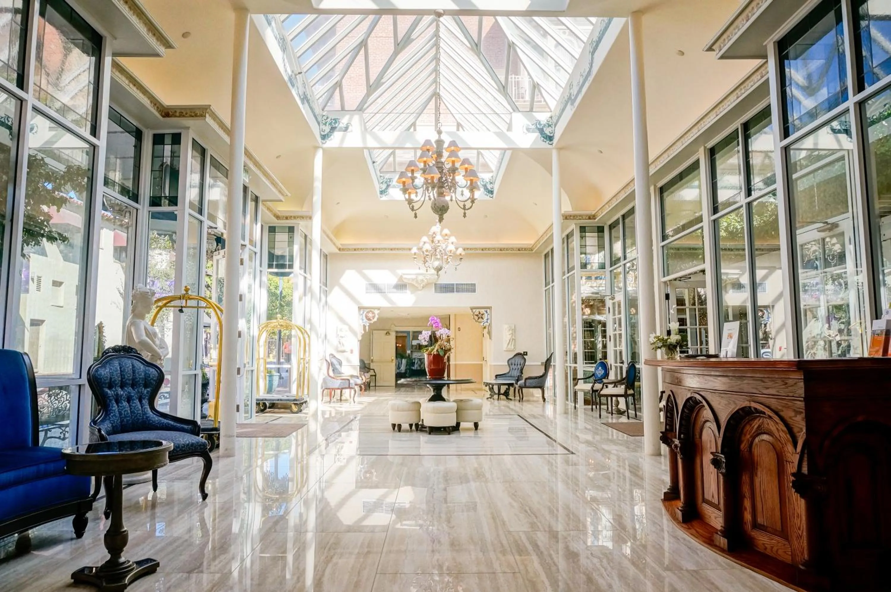 Lobby or reception in Horton Grand Hotel