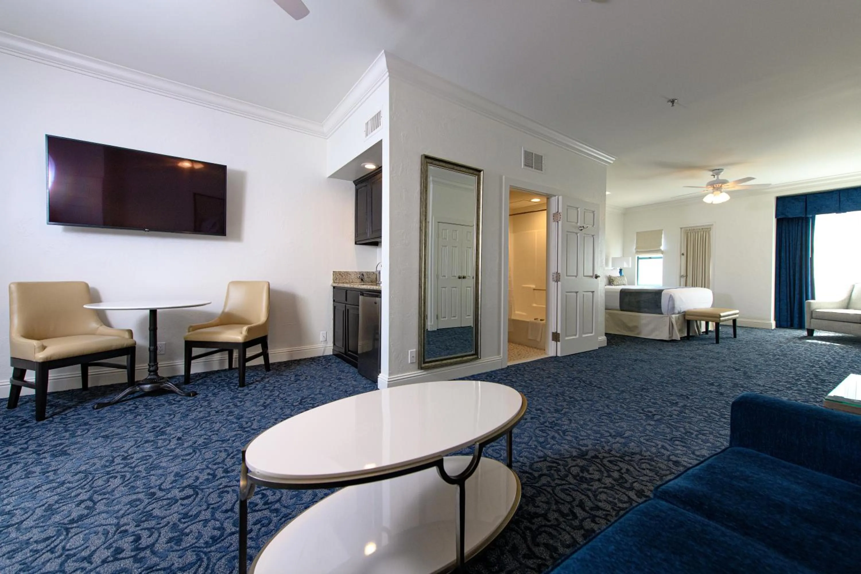 Living room in Horton Grand Hotel