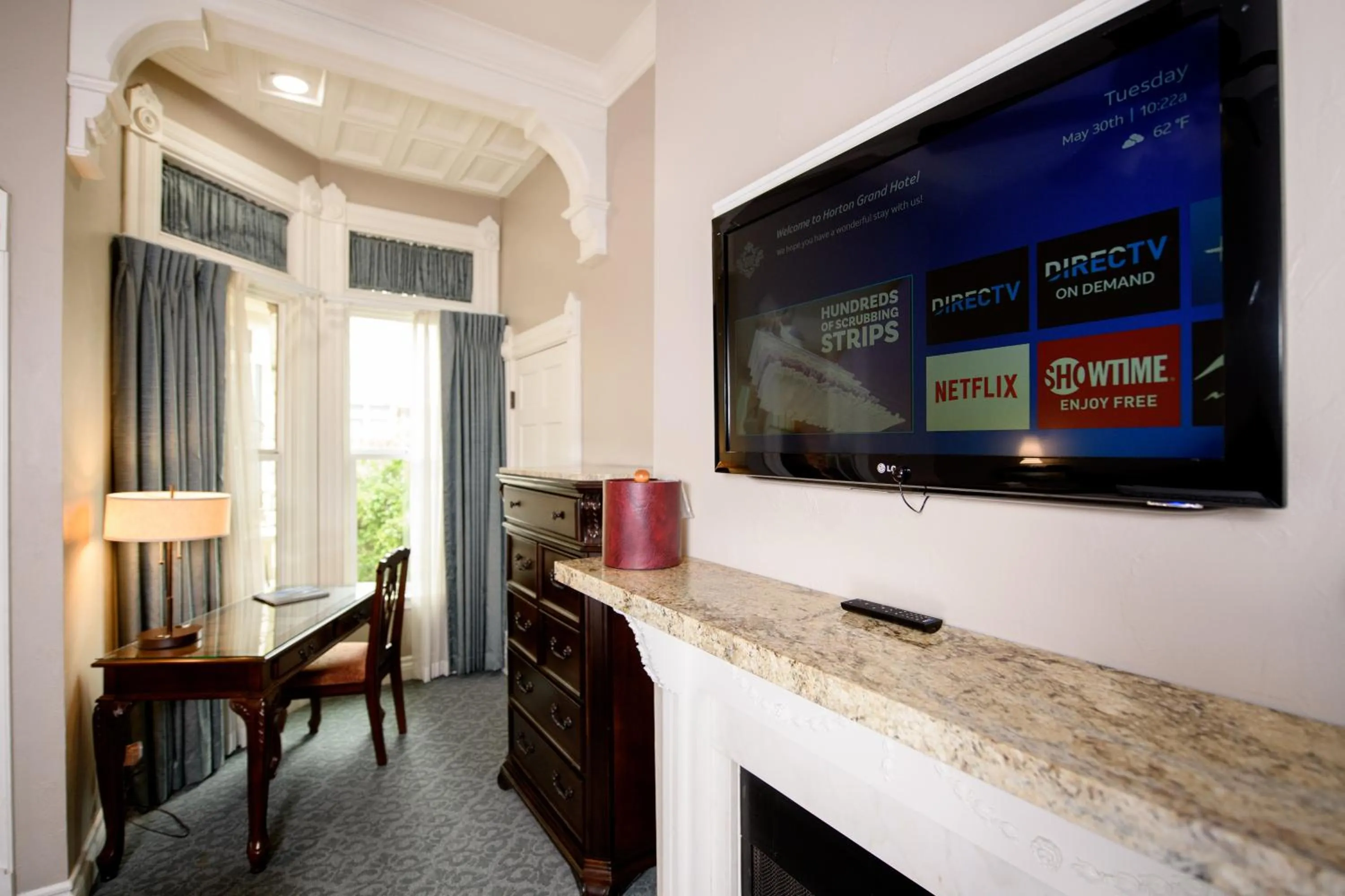 TV and multimedia in Horton Grand Hotel