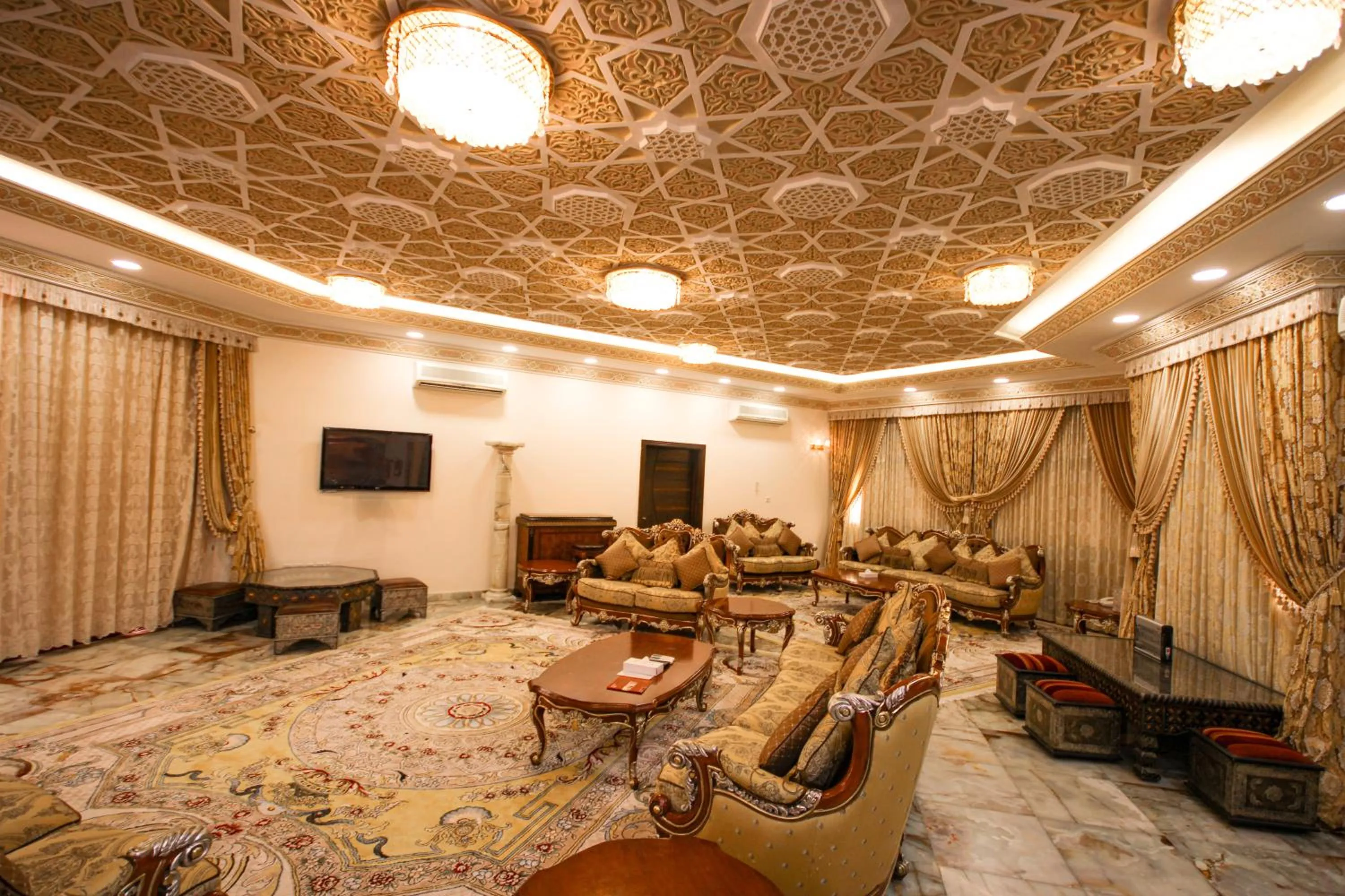 Living room in Al Bada Hotel and Resort