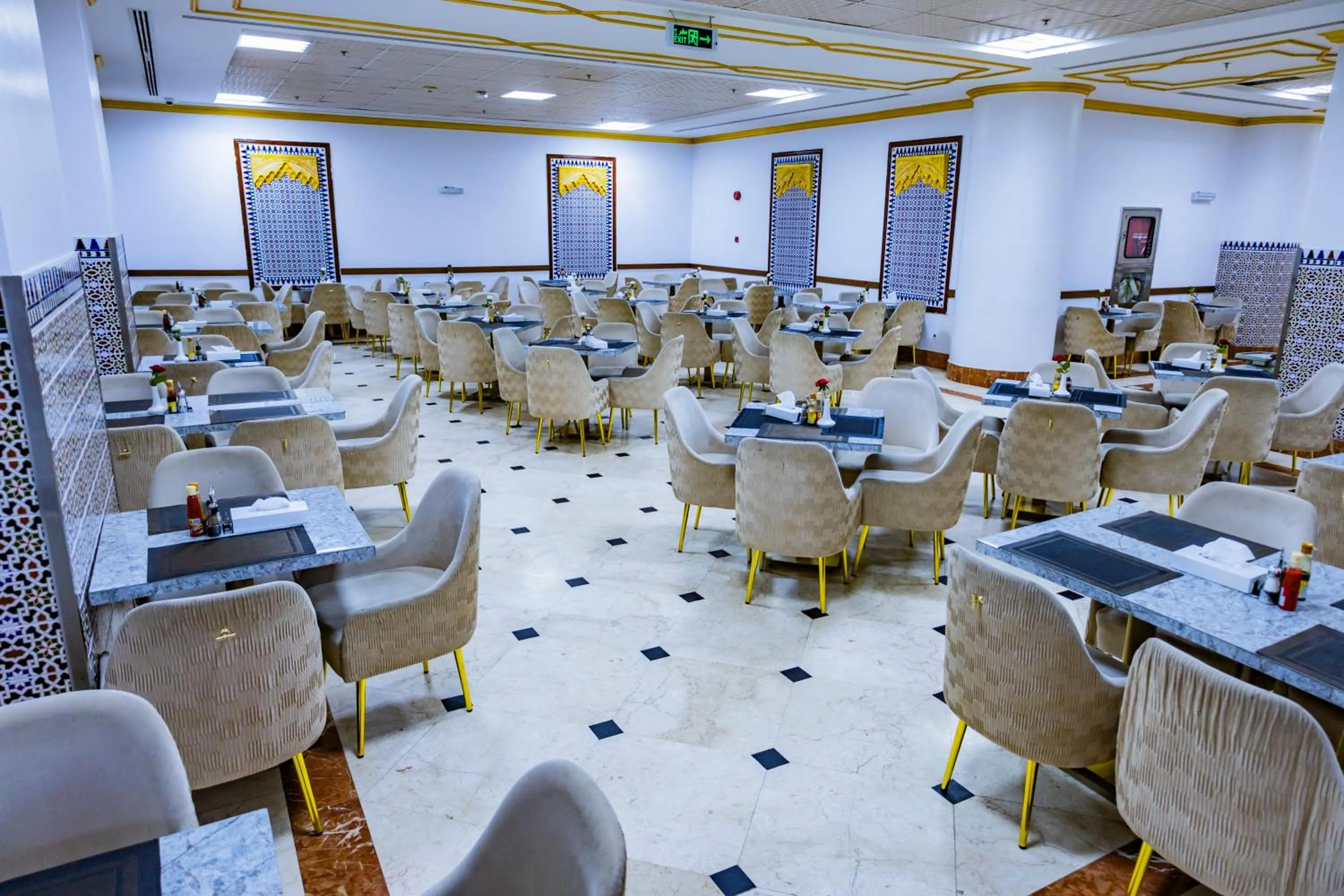 Restaurant/places to eat in Al Ritz Al Madinah