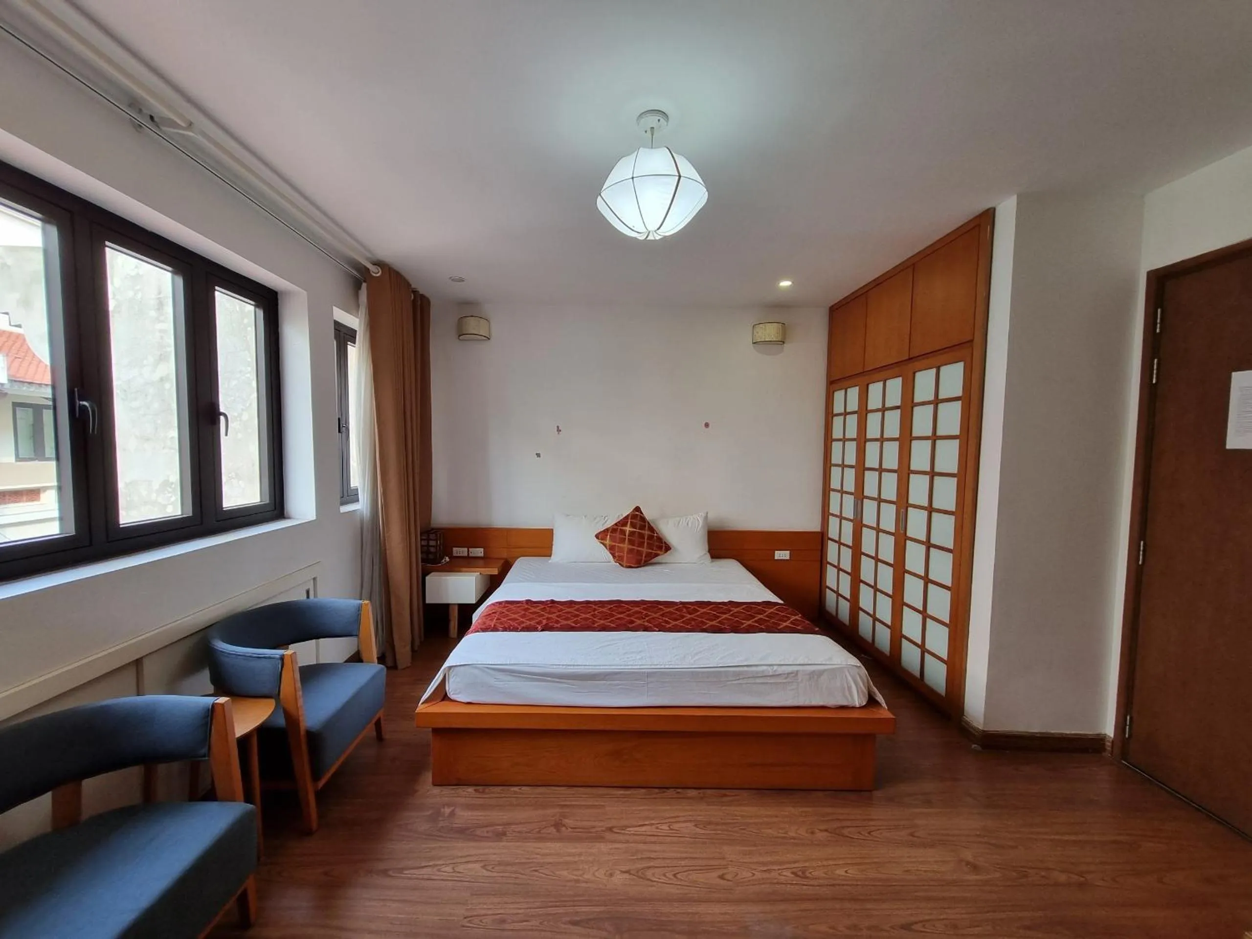 Bed in Halong And Me