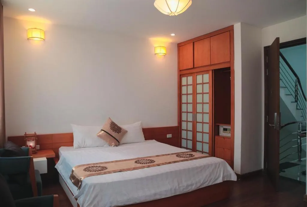 Bed in Halong And Me