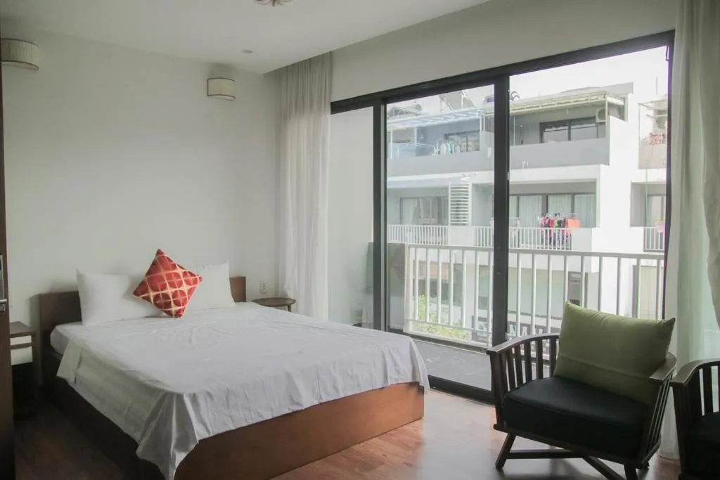 Bed in Halong And Me