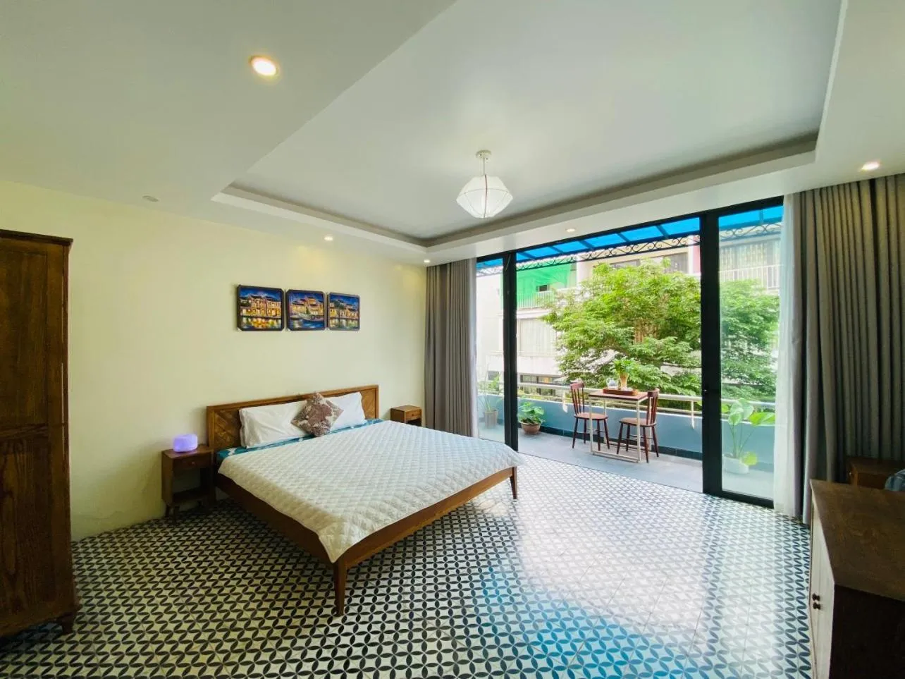 Bed in Halong And Me