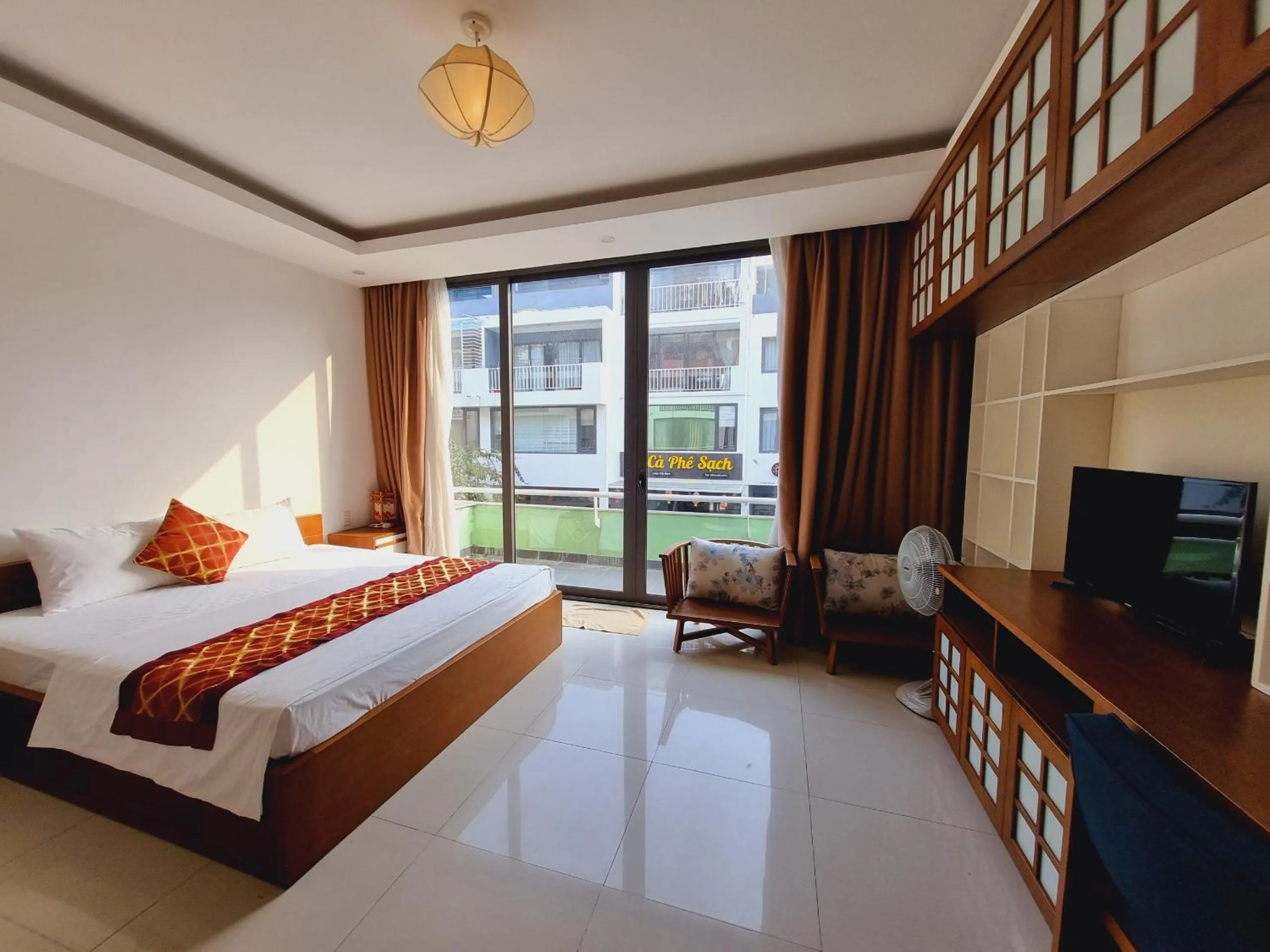 Bed in Halong And Me