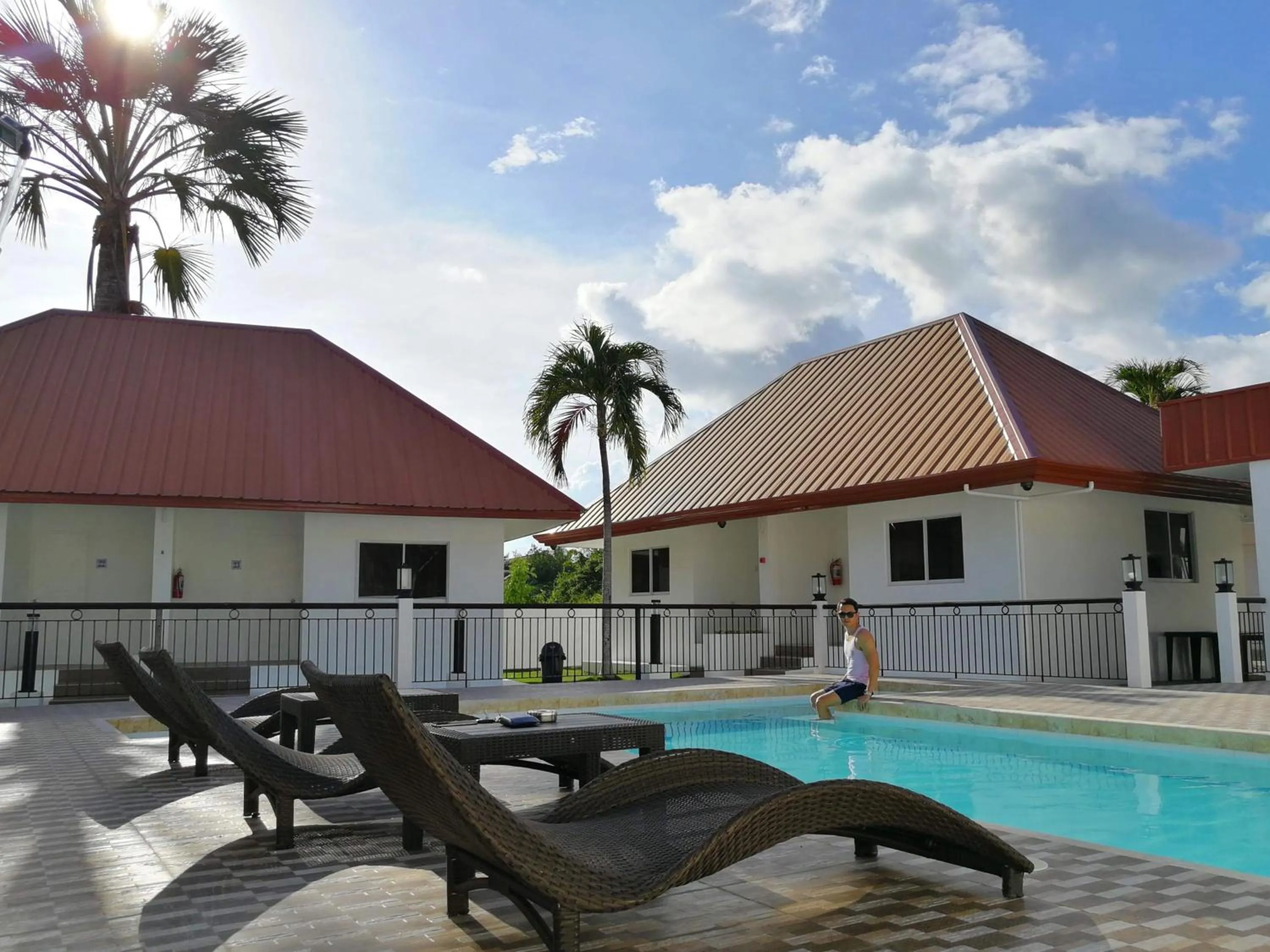 Heartland Hotel Serviced Rooms & Apartments.