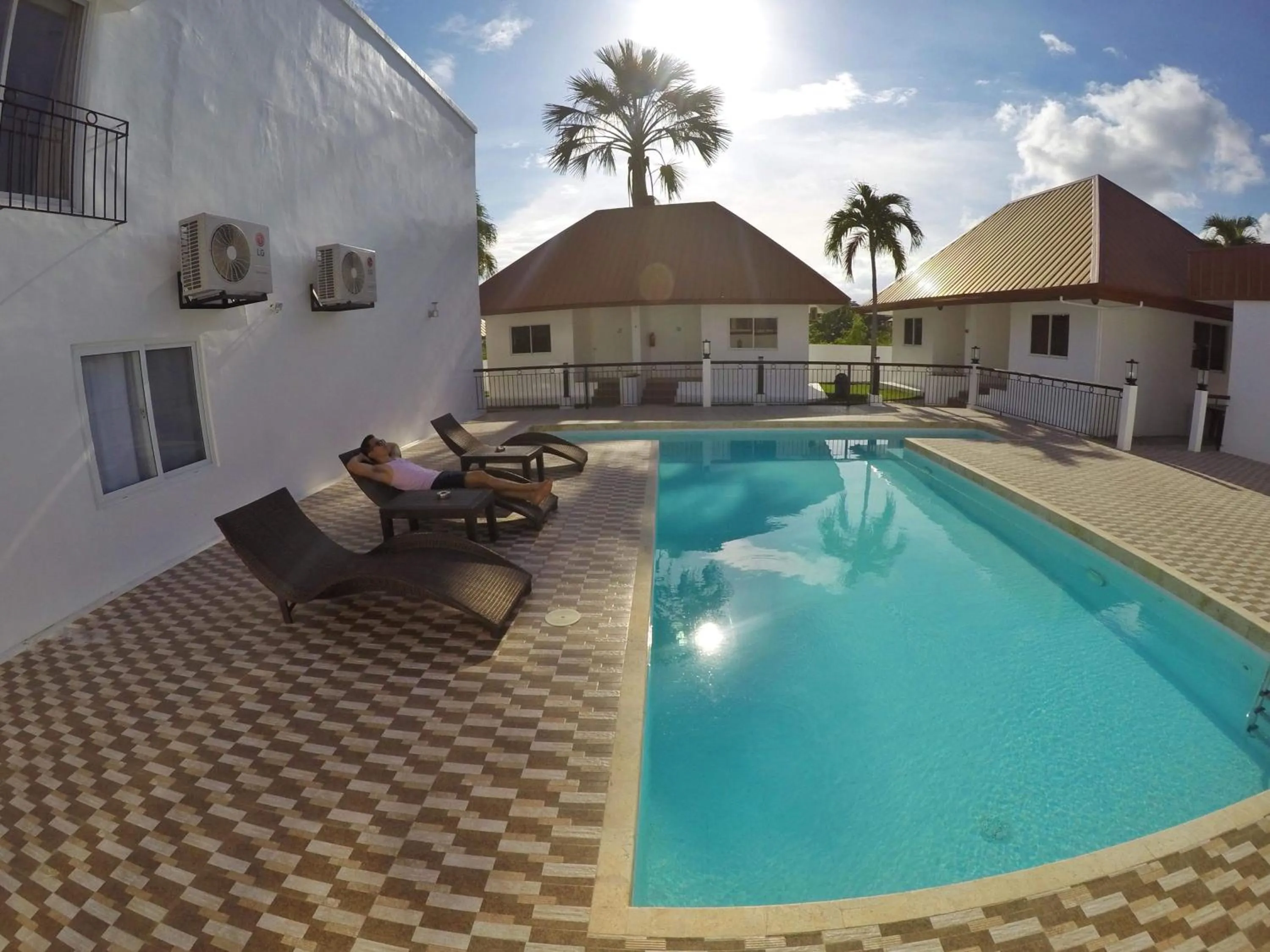 Heartland Hotel Serviced Rooms & Apartments.