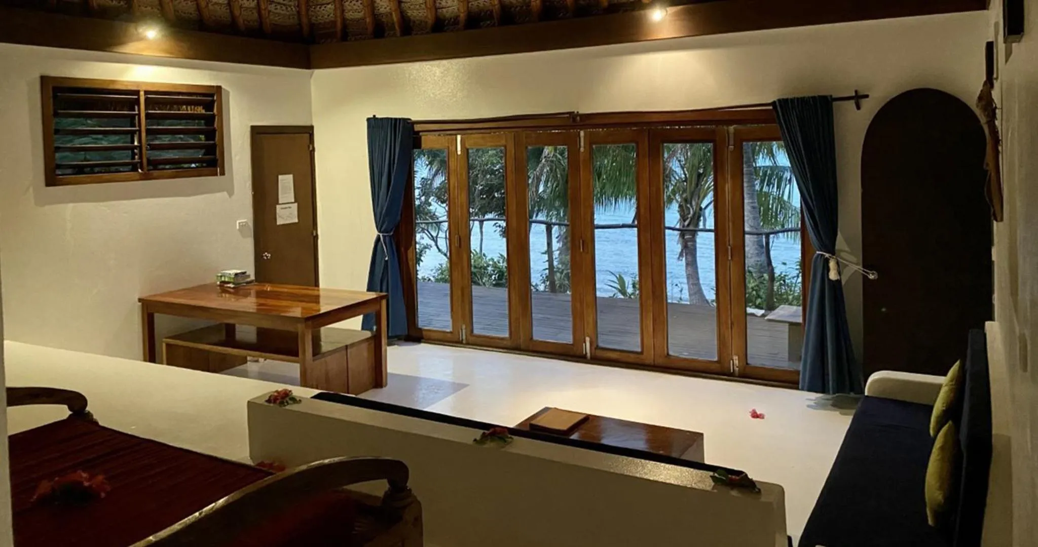 Bed in Navutu Stars Resort
