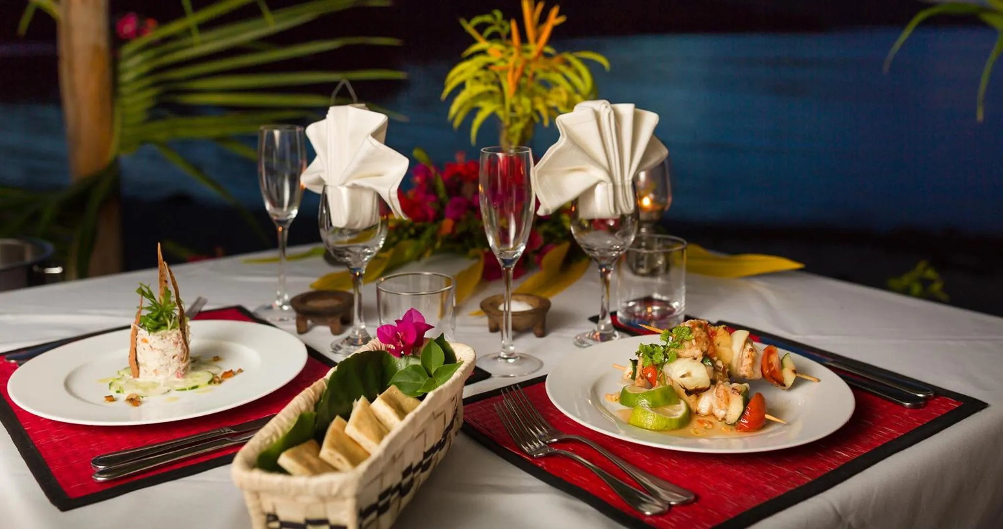 Food and drinks in Navutu Stars Resort