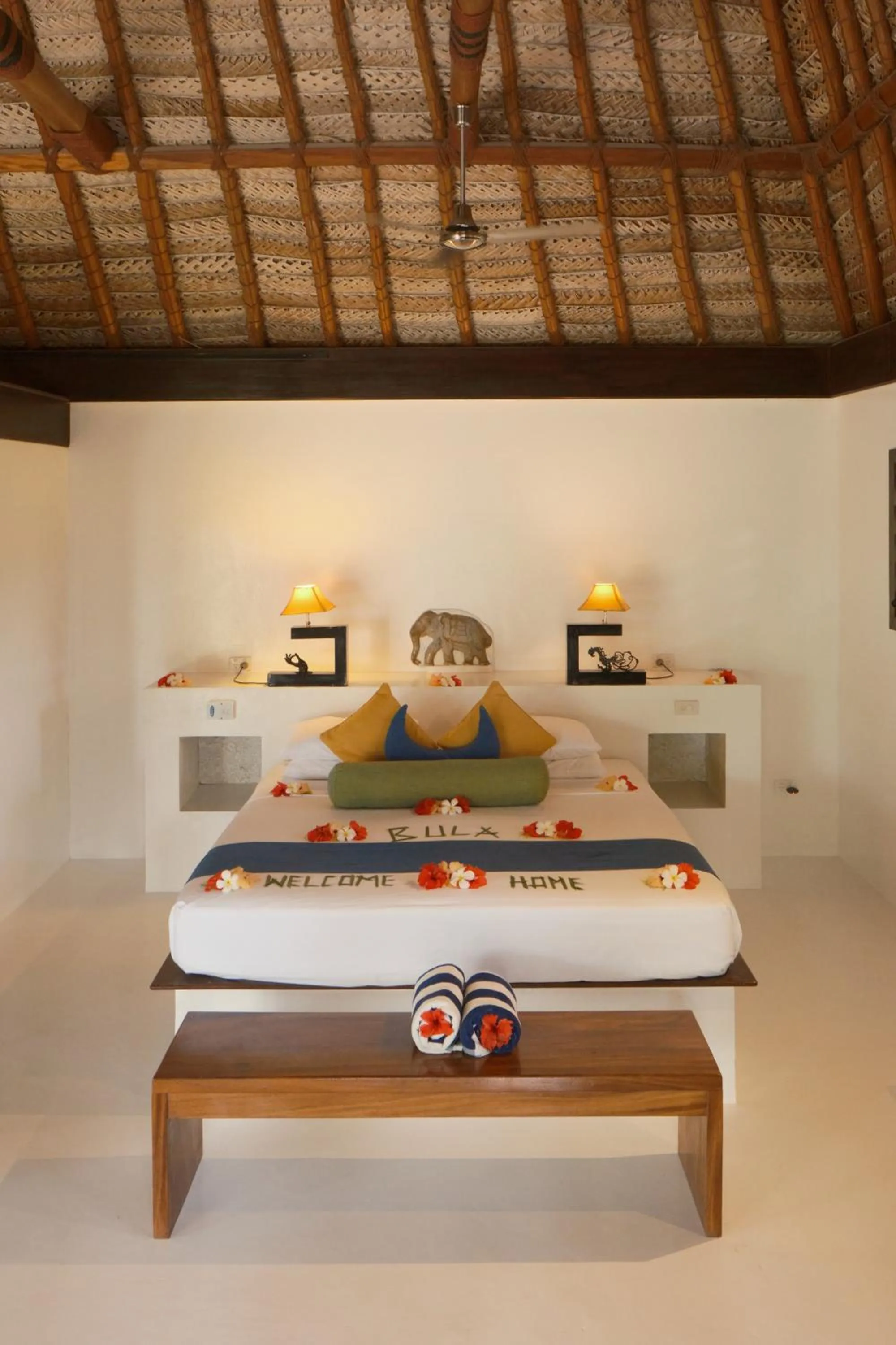 Bed in Navutu Stars Resort