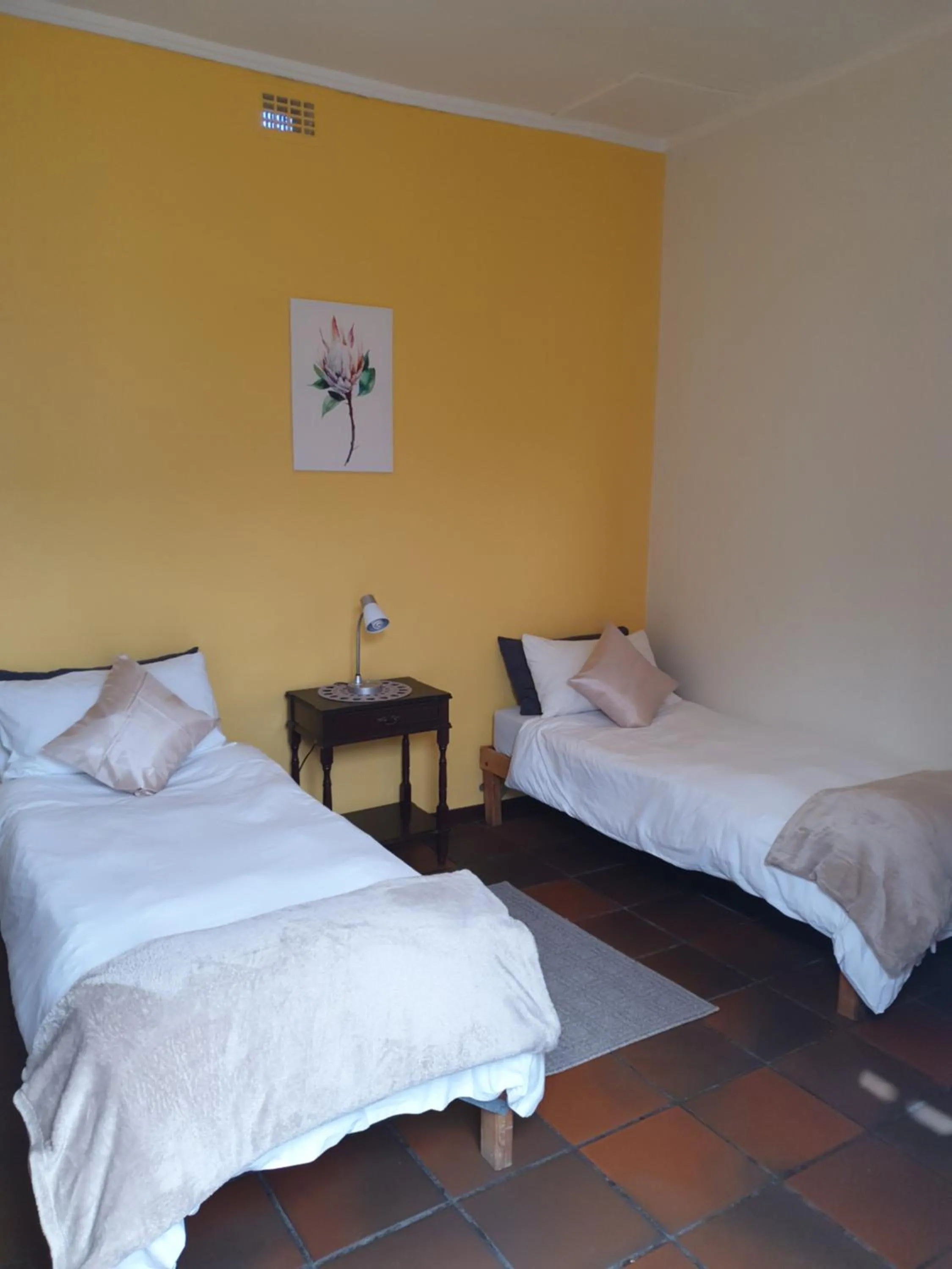 Bedroom, Bed in Zebra Crossing Backpacker