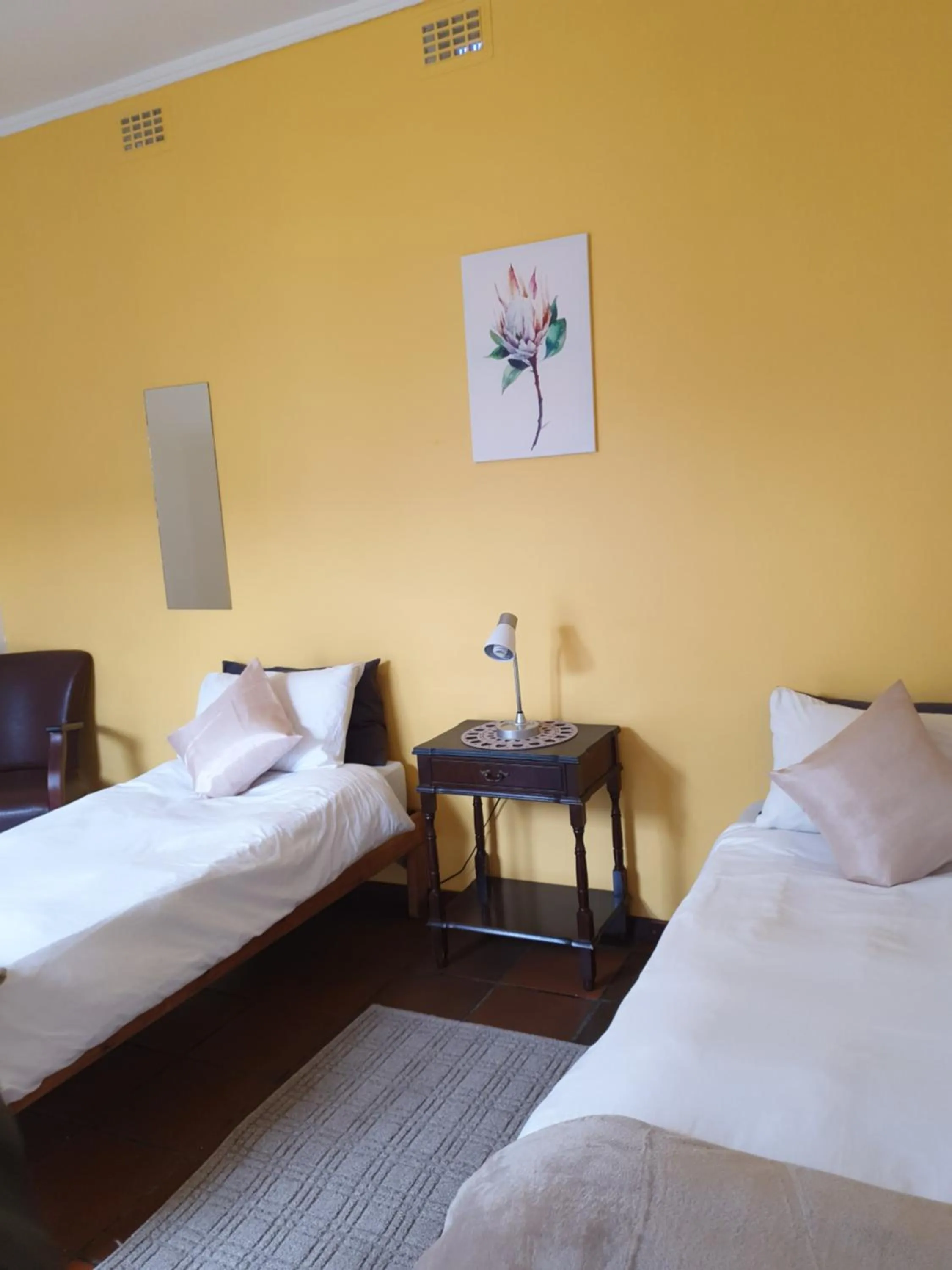 Bedroom, Bed in Zebra Crossing Backpacker