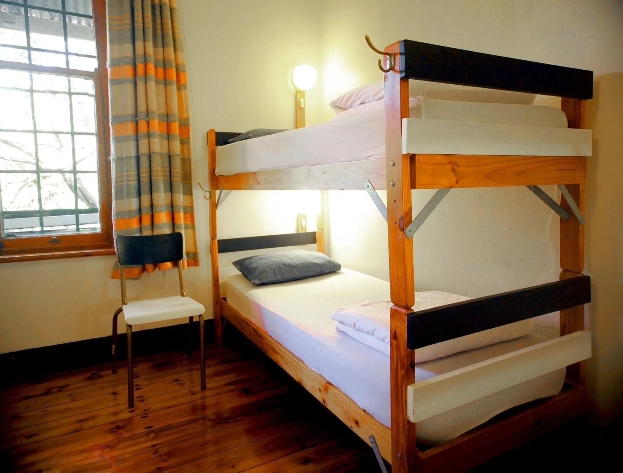 bunk bed, Bed in Zebra Crossing Backpacker