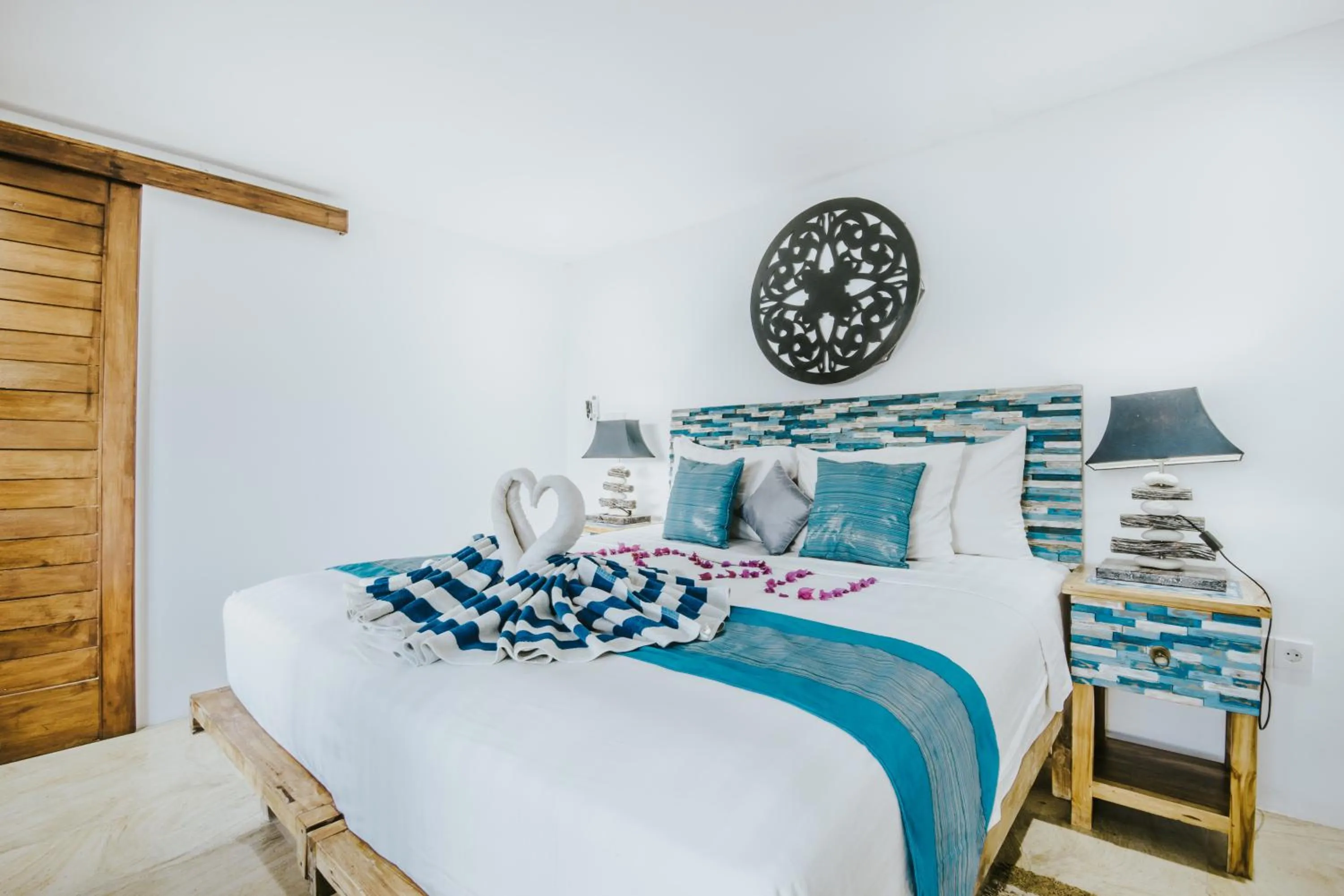 Bed in Lembongan Harmony Villas