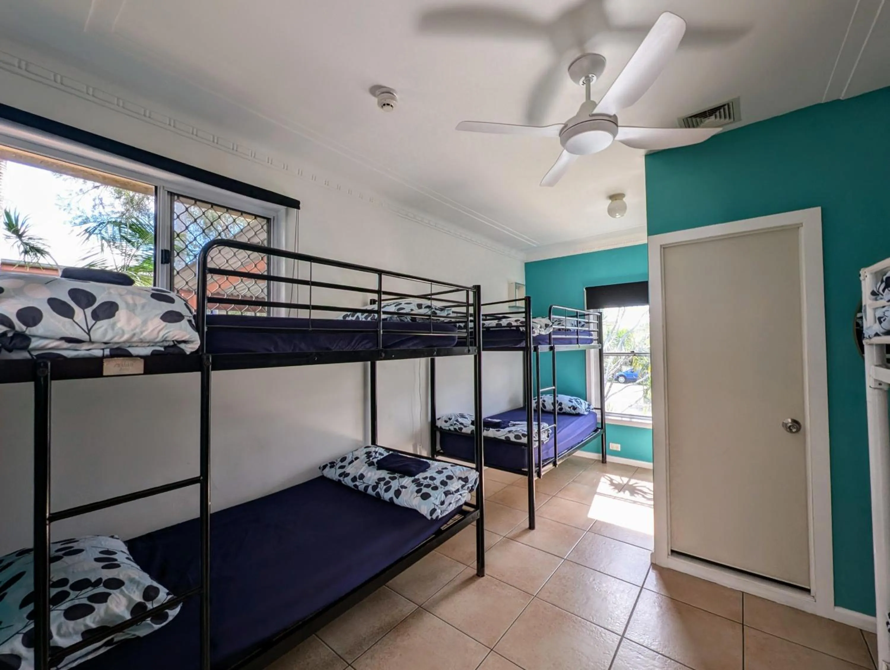 Bedroom, Bed in Ozzie Pozzie Backpackers