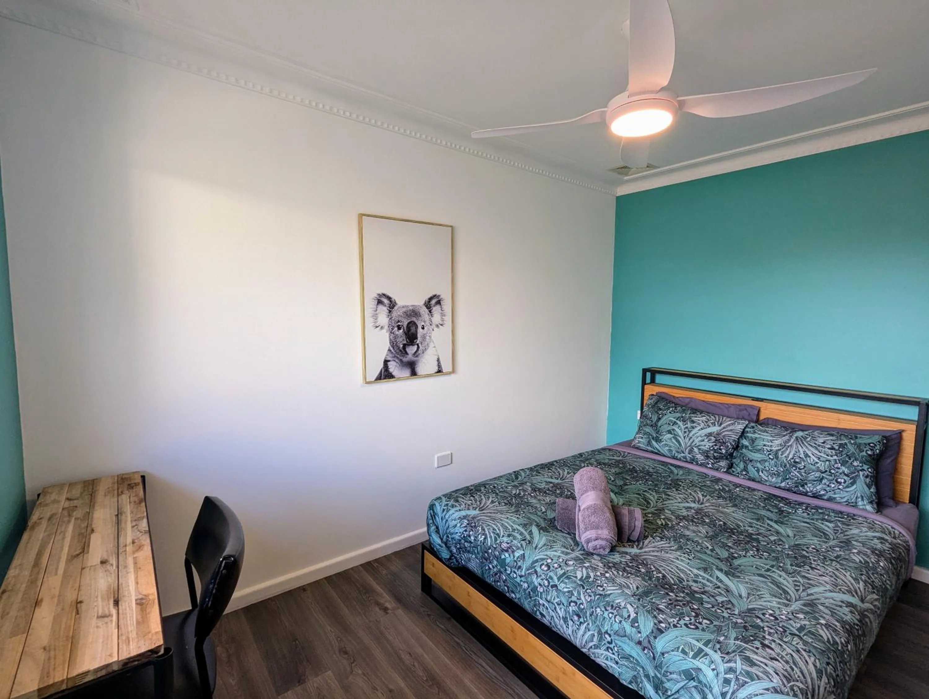 Photo of the whole room, Bed in Ozzie Pozzie Backpackers