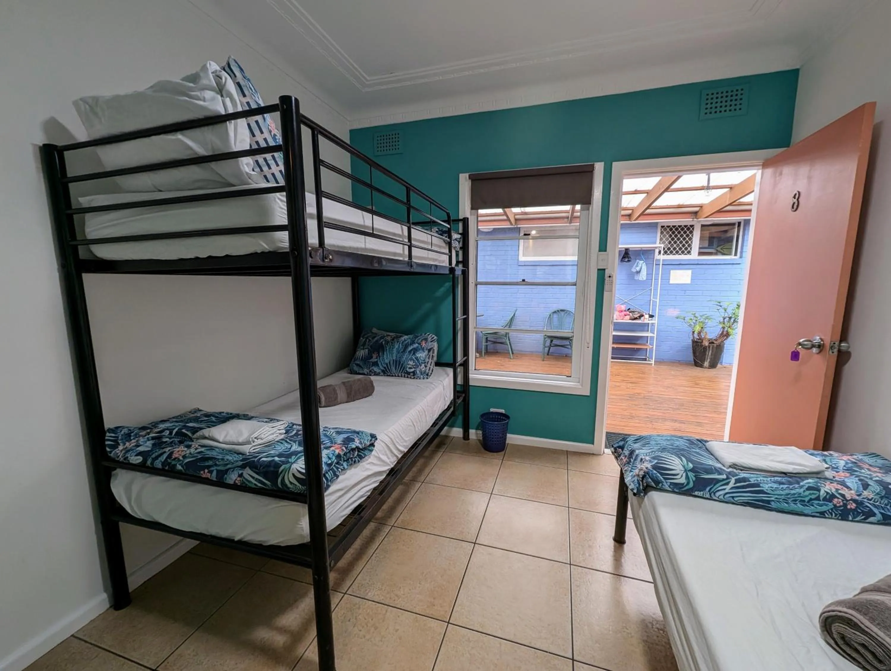 Bedroom, Bed in Ozzie Pozzie Backpackers