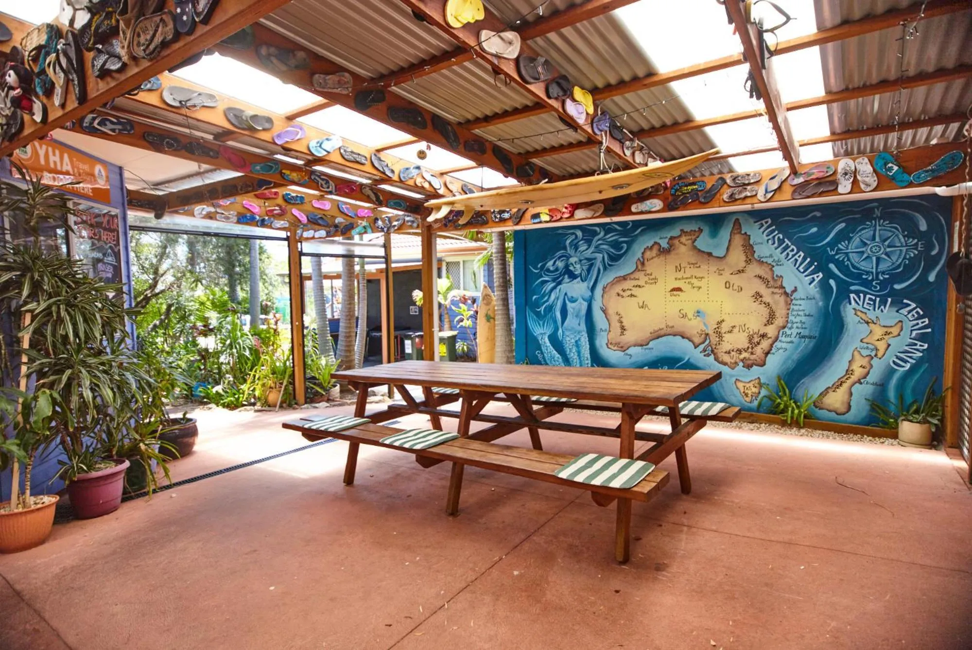 Seating area in Ozzie Pozzie Backpackers