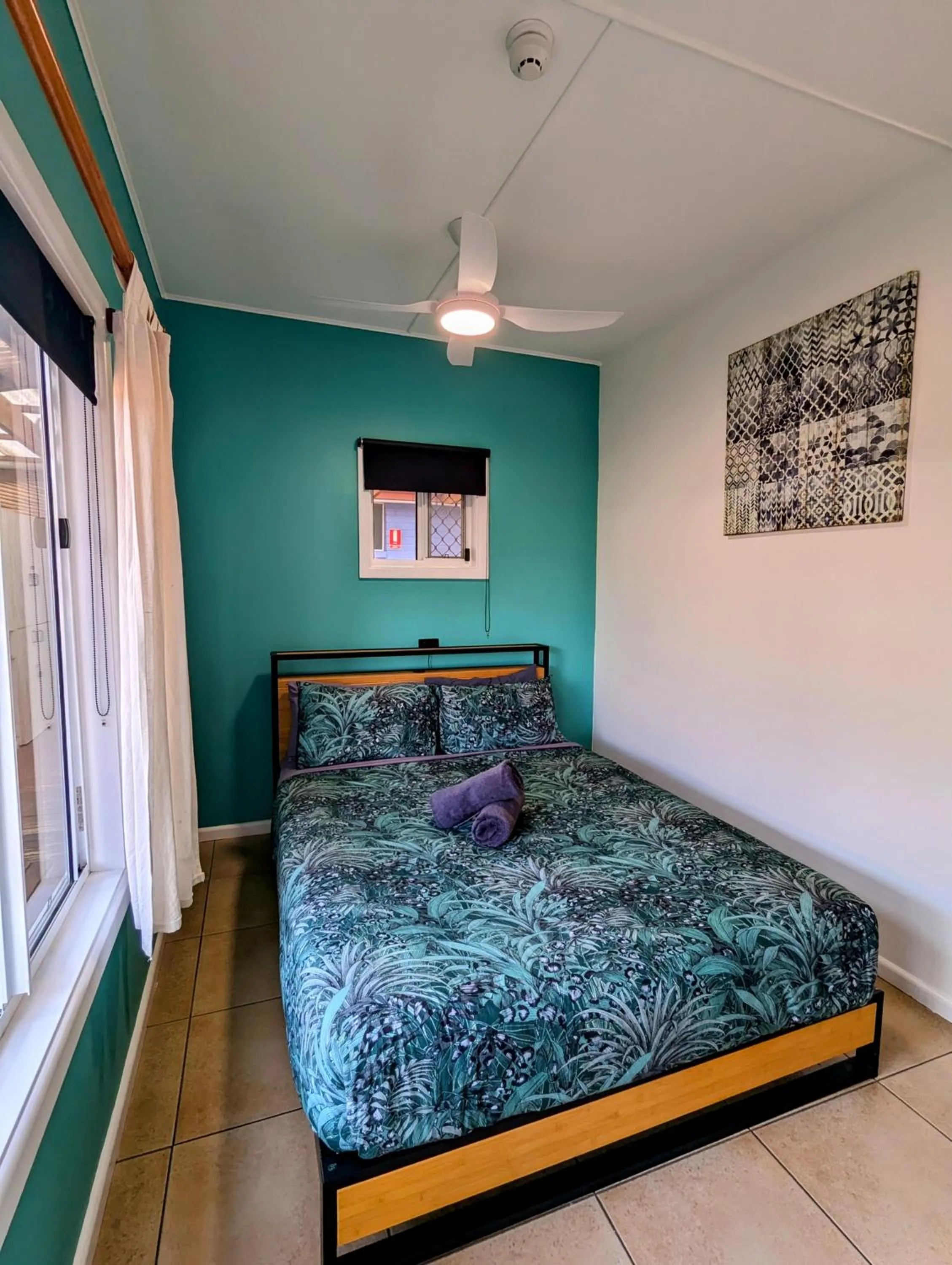 Photo of the whole room, Bed in Ozzie Pozzie Backpackers